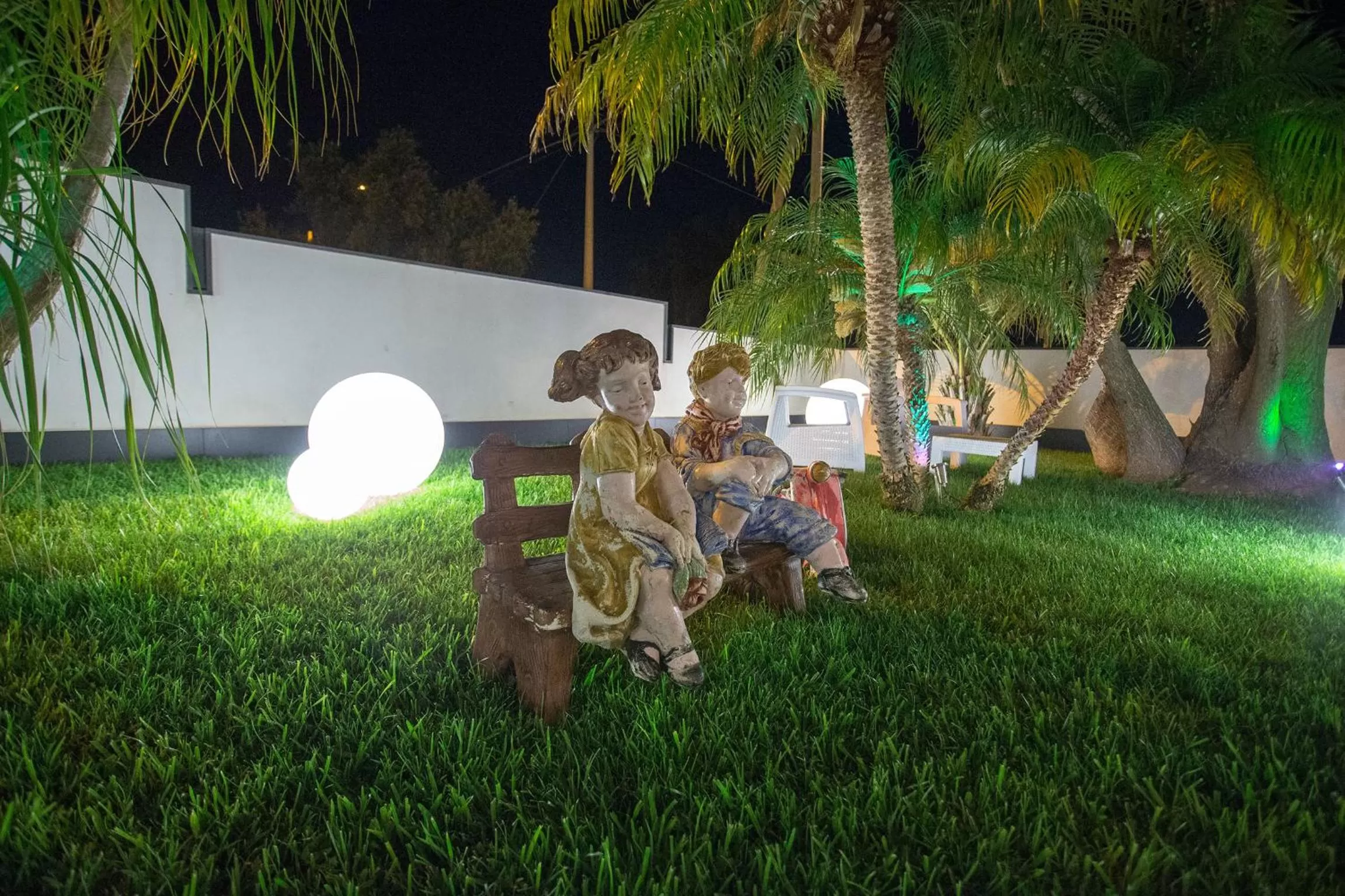 Decorative detail in Tra Le Braccia di Morfeo