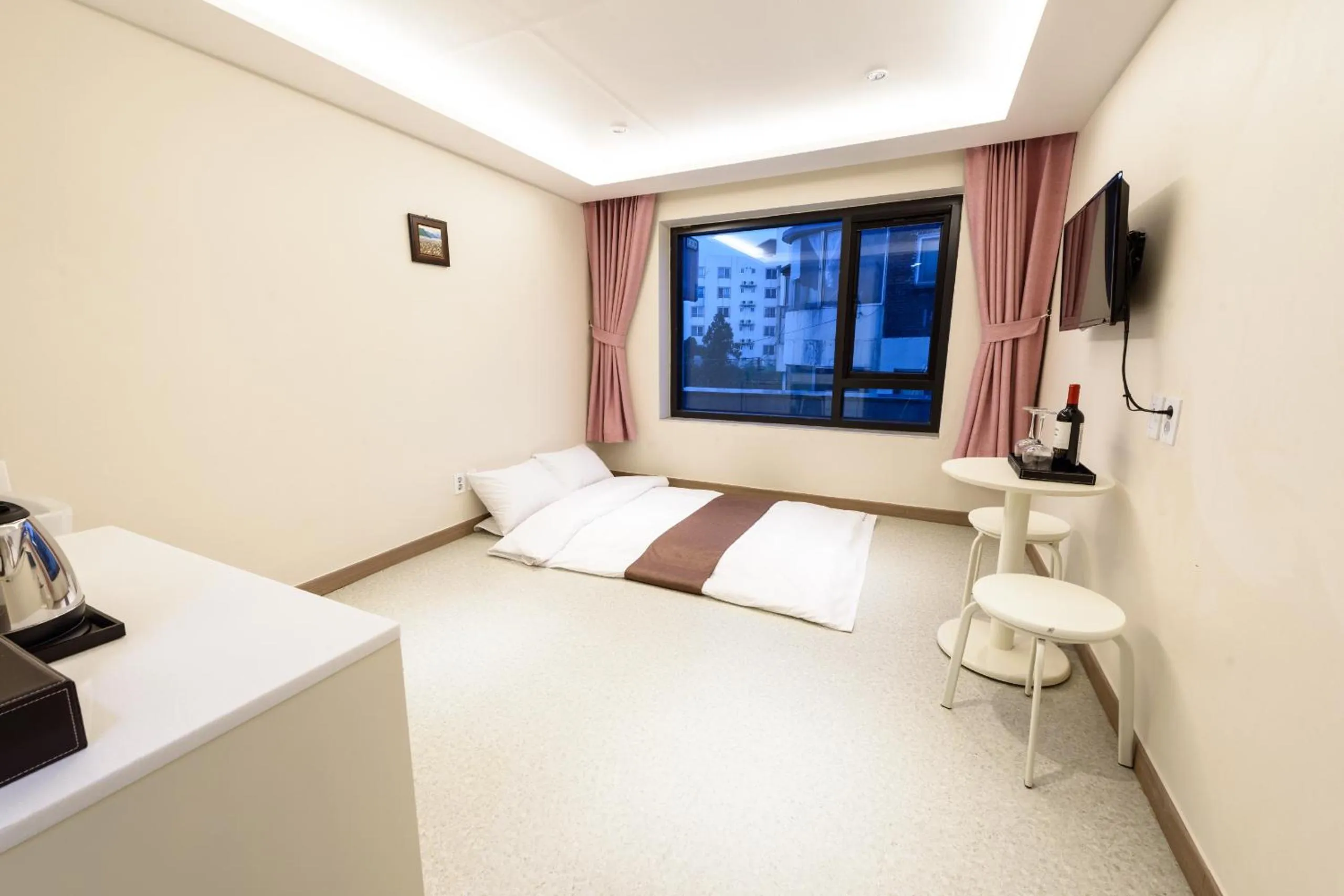 Night, Bed in Rezion Hotel