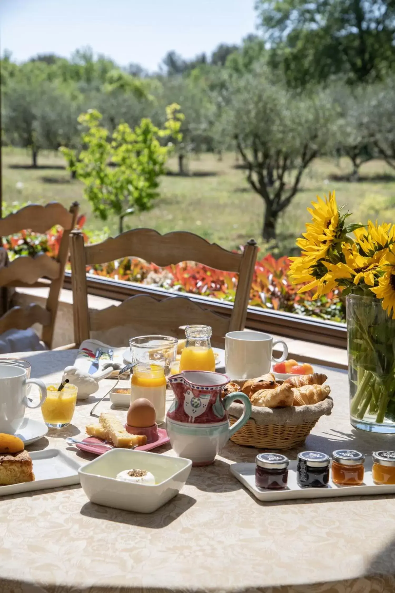 Breakfast in Hotel Les Messugues