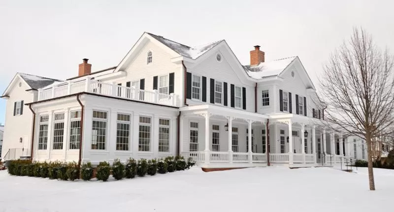 Facade/entrance, Property Building in The Quogue Club