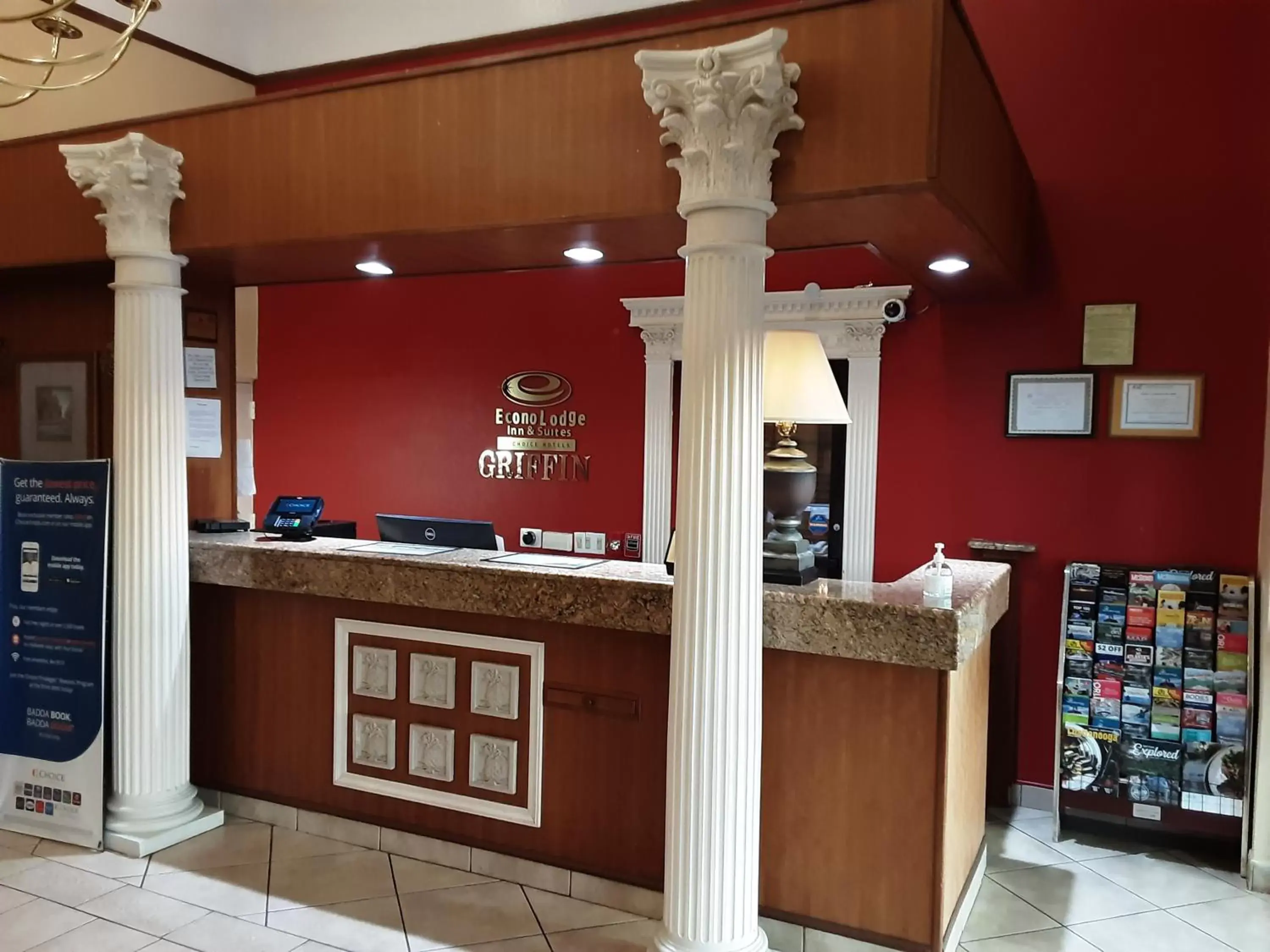 Lobby or reception, Lobby/Reception in Econo Lodge Inn & Suites - Griffin