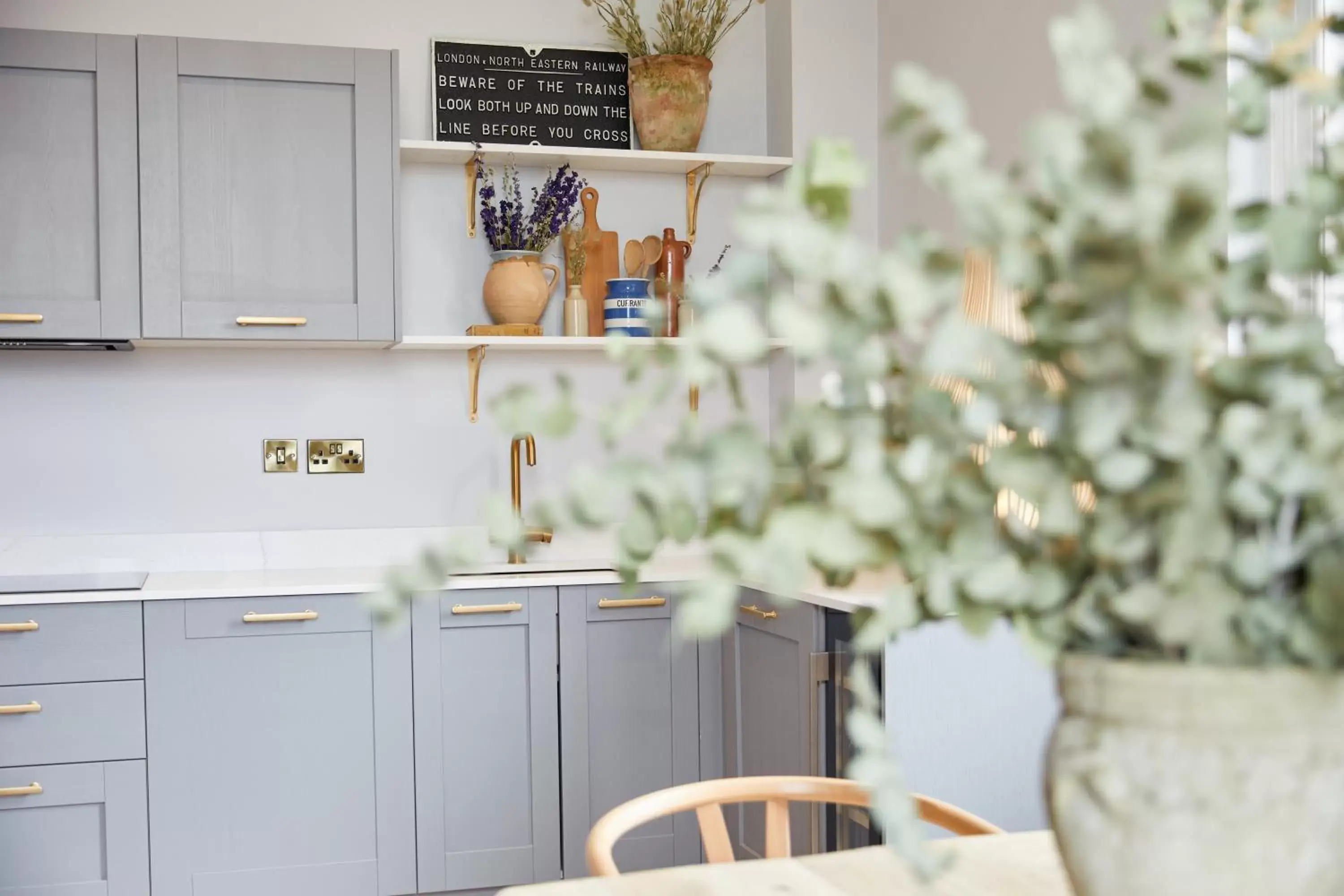 Kitchen or kitchenette, Kitchen/Kitchenette in Railway House York by Chateau Anna