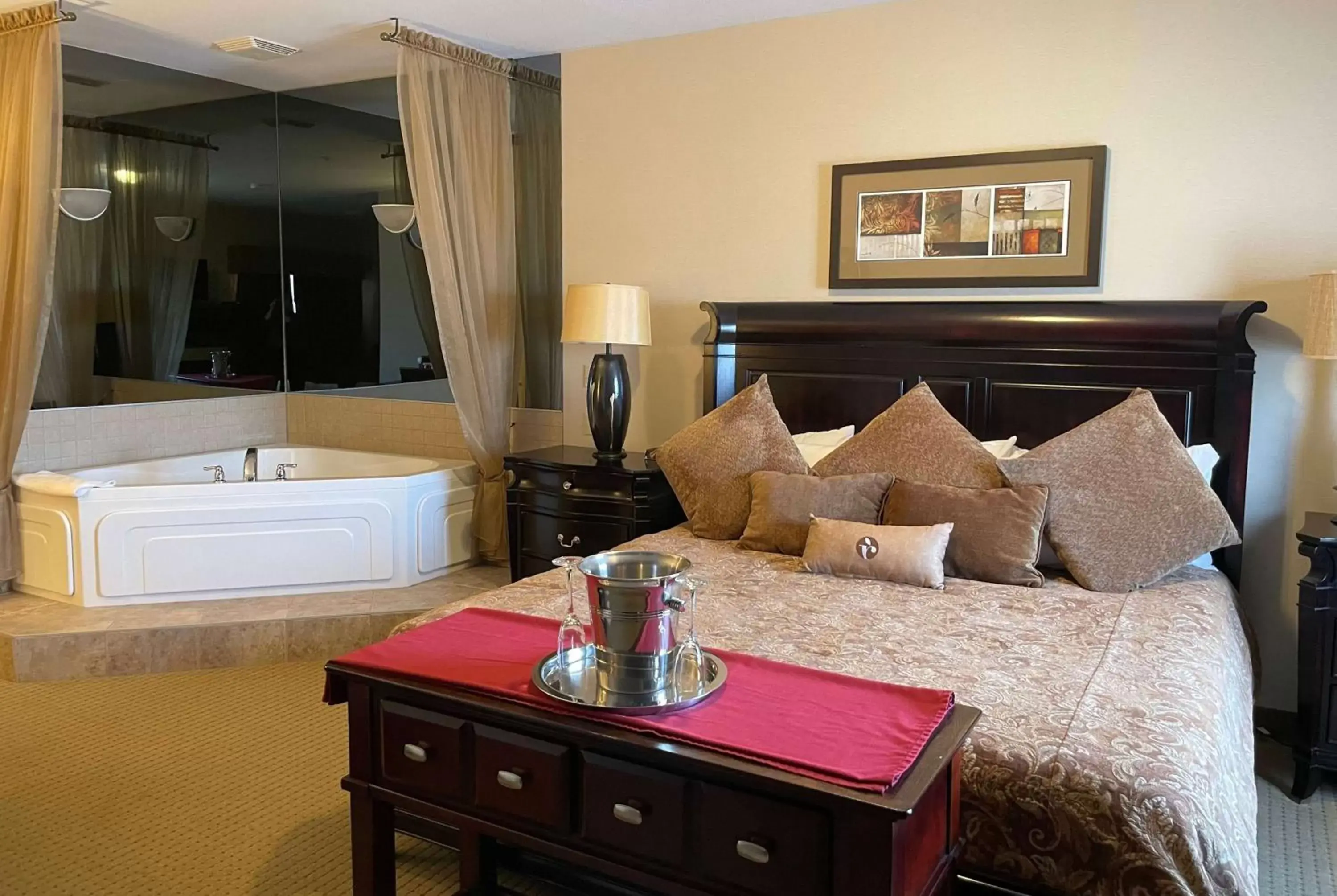 Hot Tub, Bed in Ramada by Wyndham High River