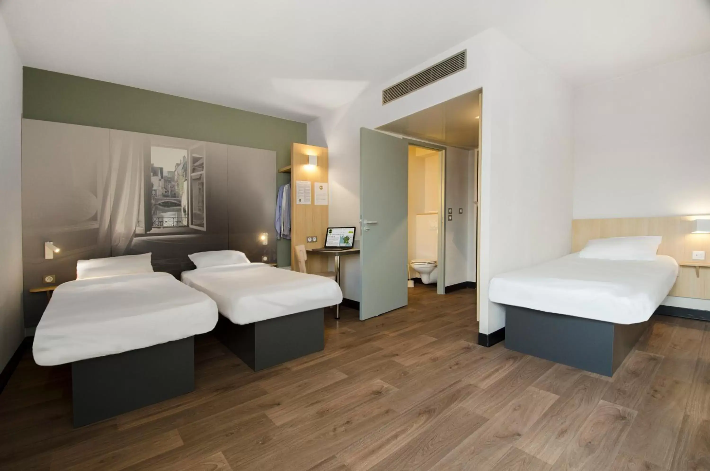 Bedroom, Bed in B&B HOTEL Montargis-Amilly