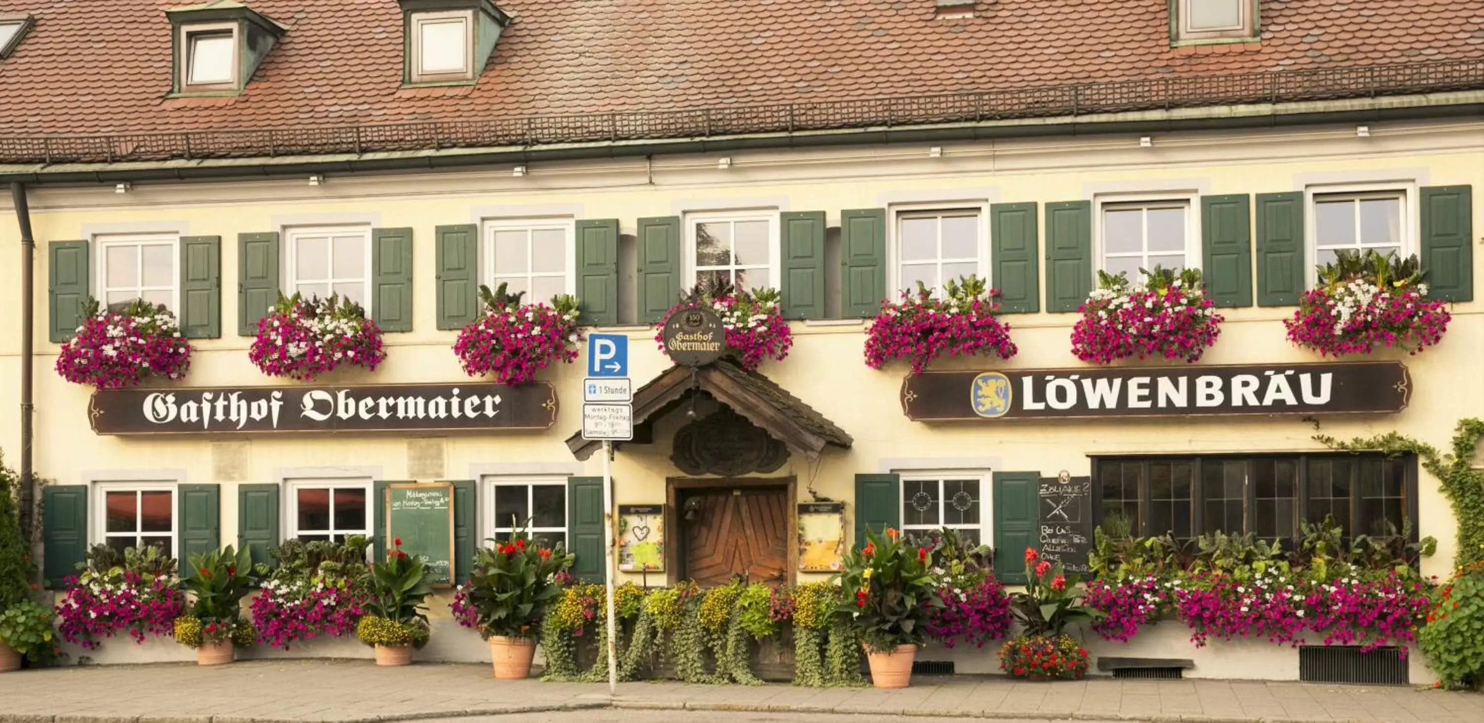 Restaurant/places to eat, Property Building in Hotel Obermaier
