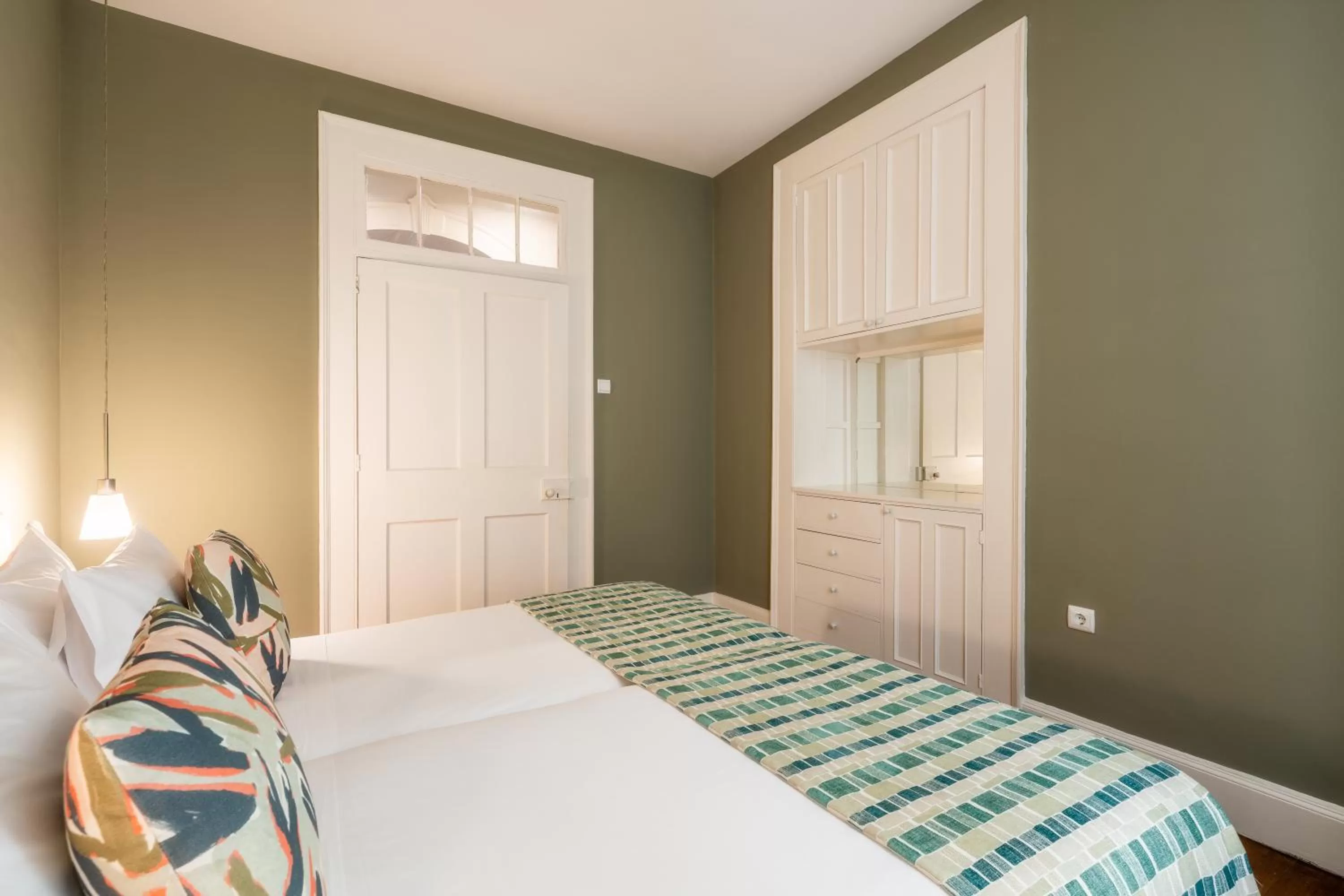 Bedroom, Bed in The Wine Lodges by An Island Apart