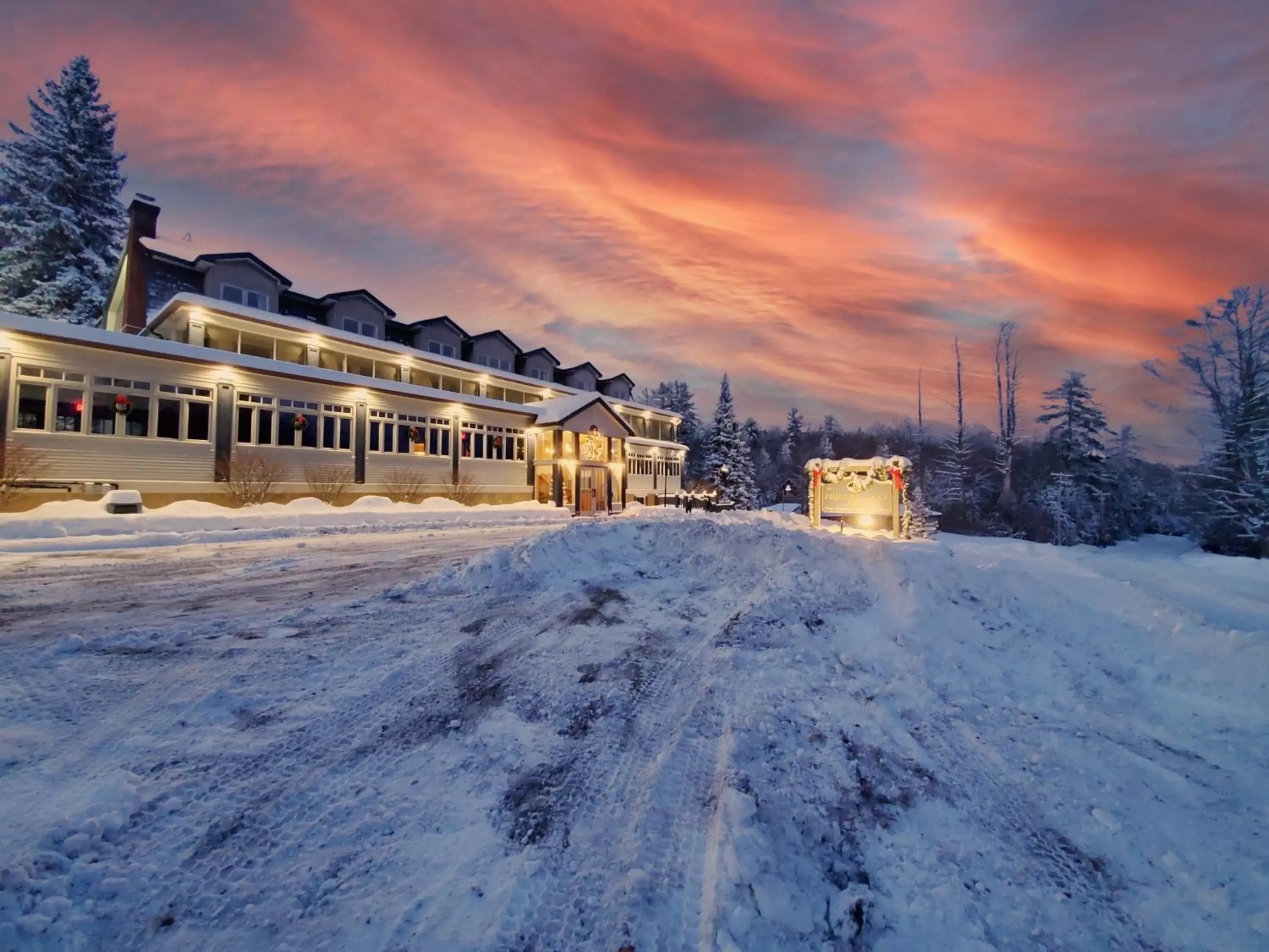 Winter in Friends Lake Inn