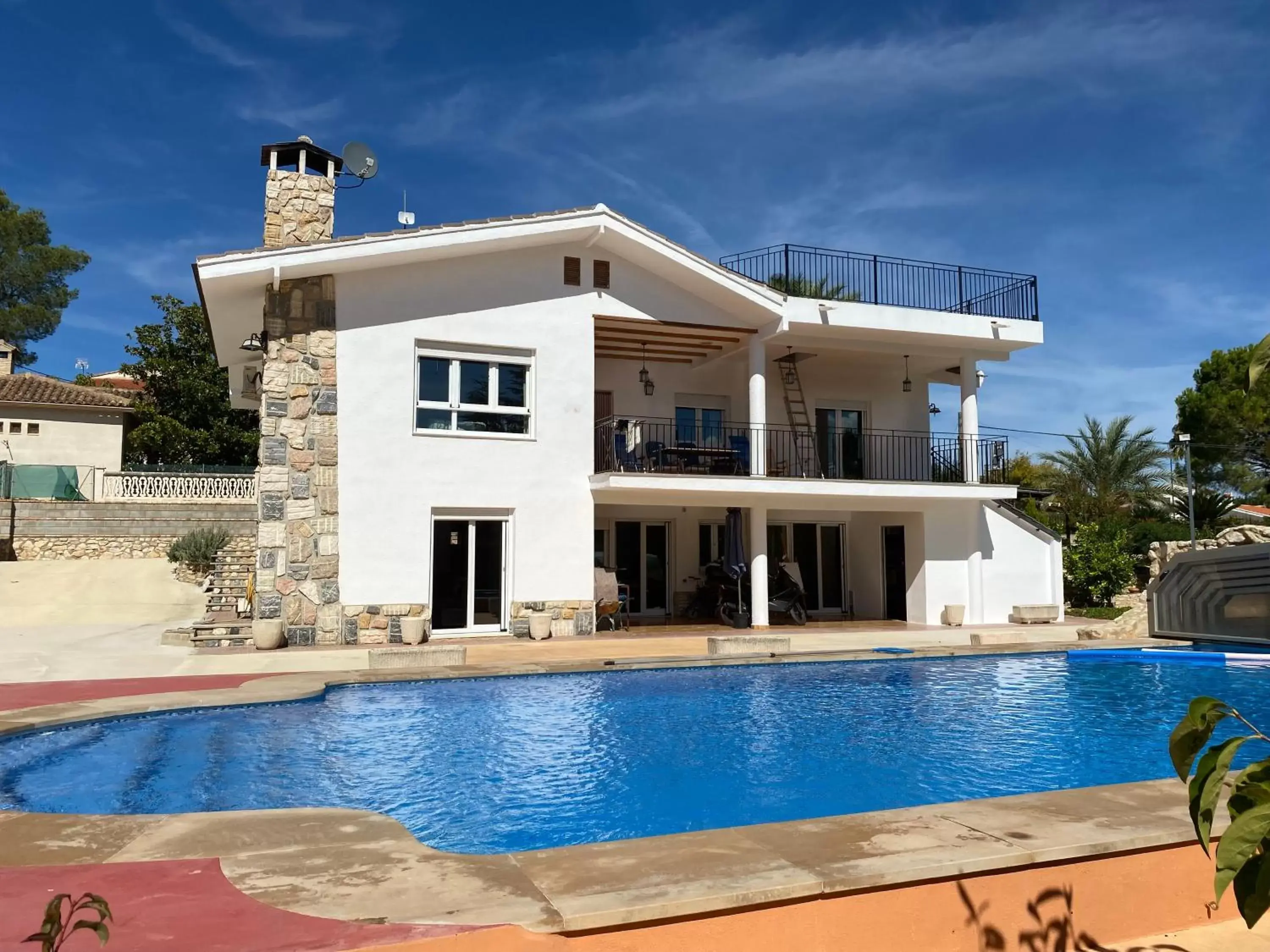 Swimming pool, Property Building in B&B Casa Mil Sueños