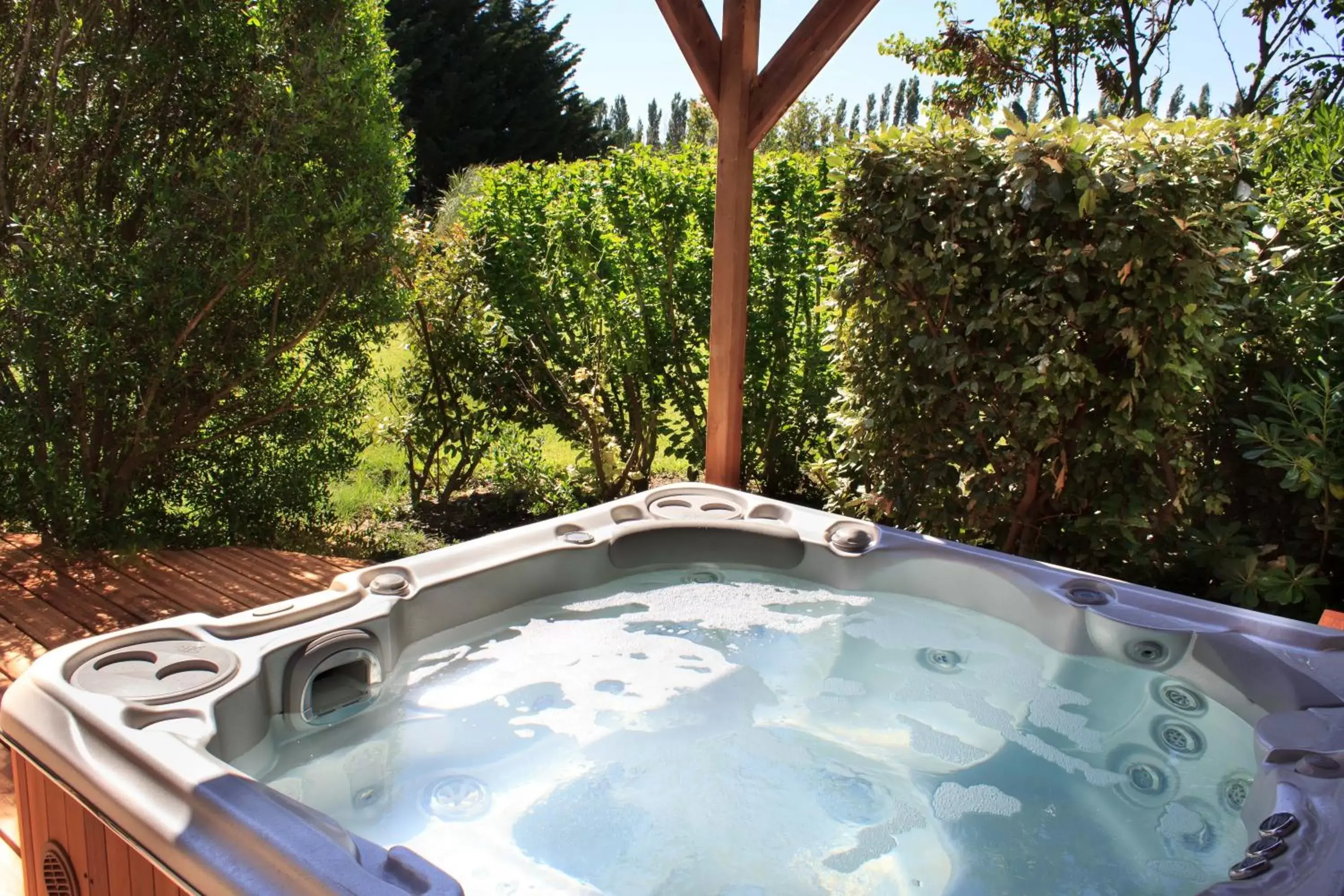 Hot Tub in Les Carmes and spa