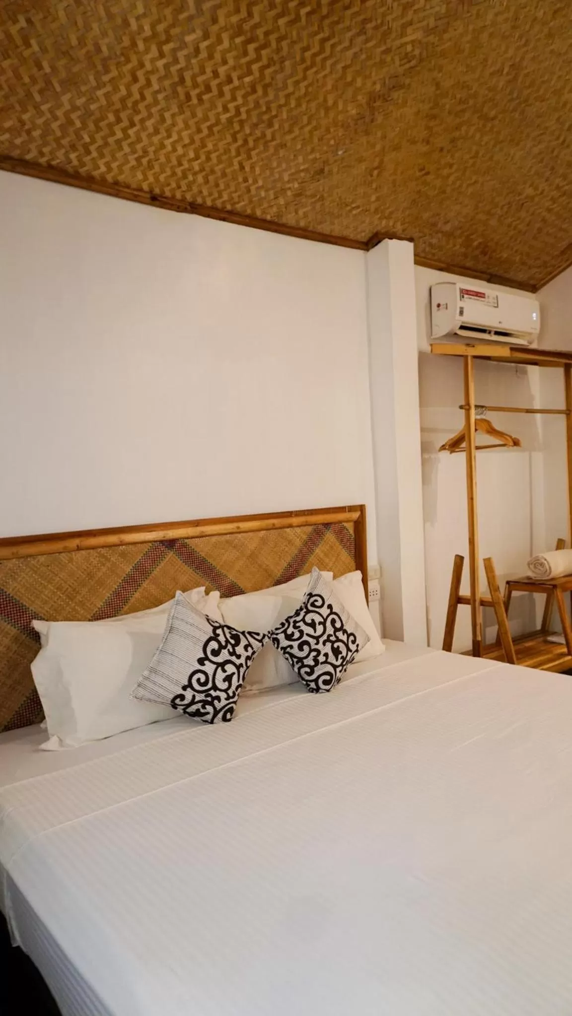 Bed in La Colonial Resort