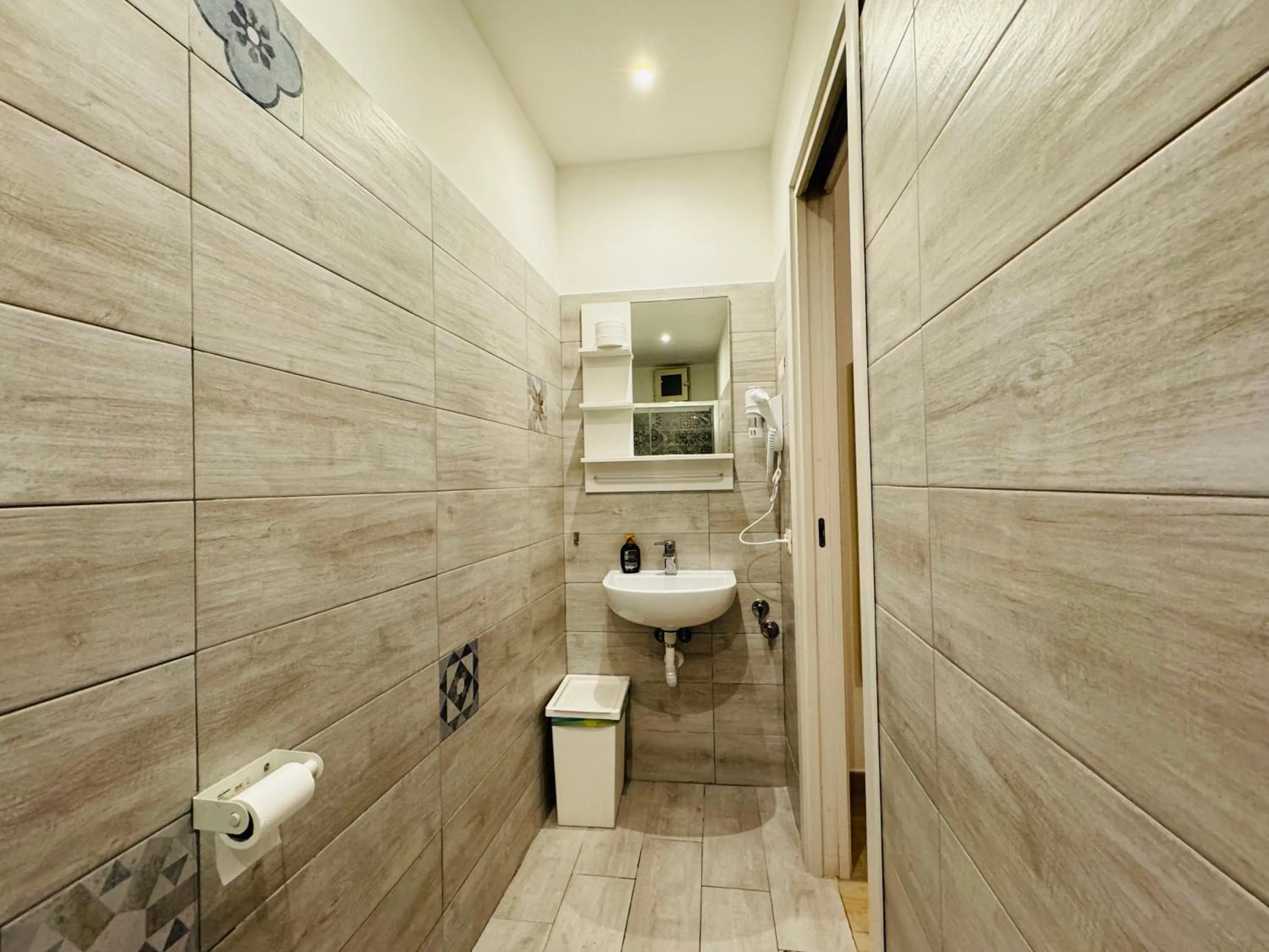 Bathroom in Hostel Mancini Naples