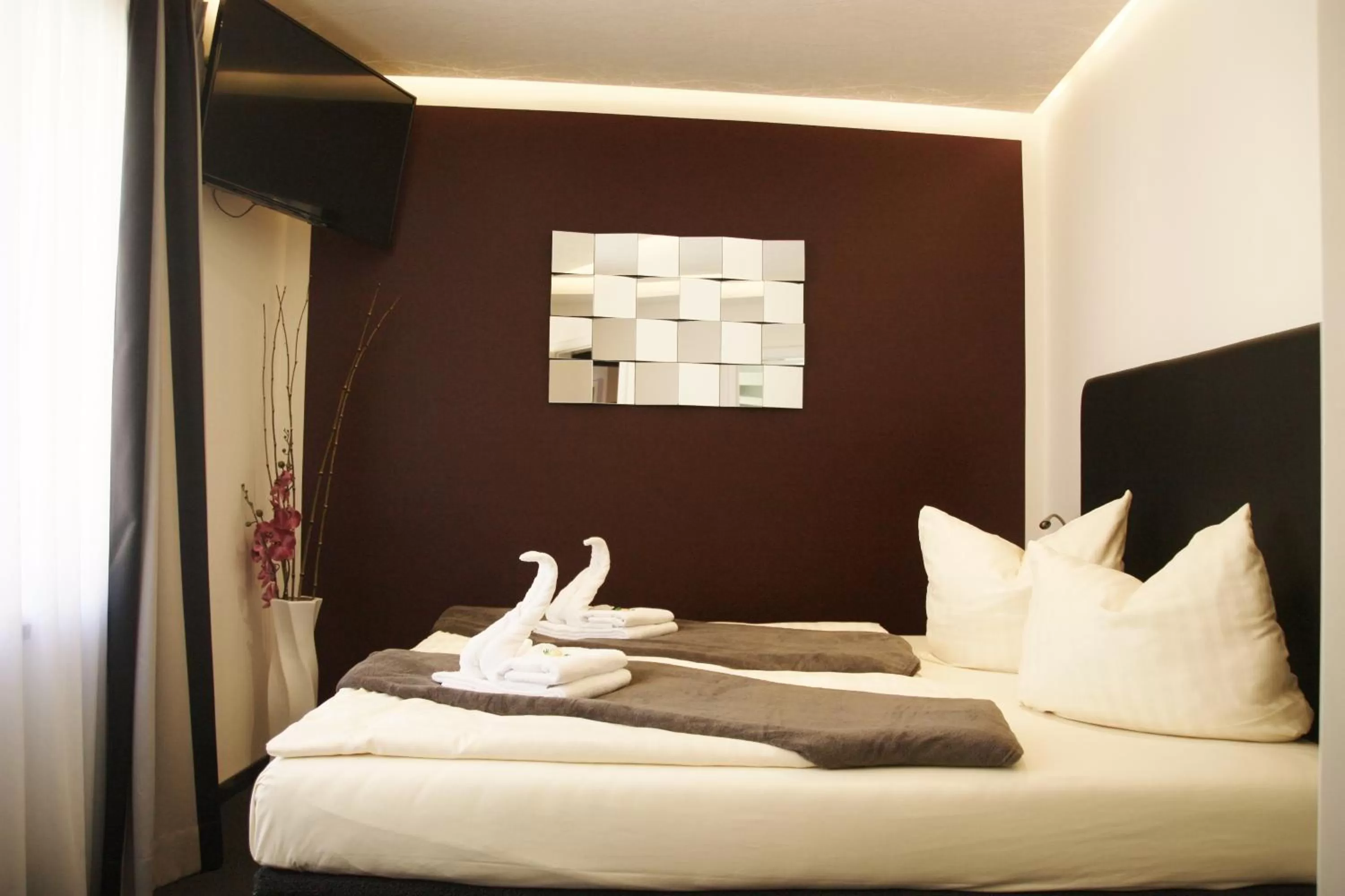 Photo of the whole room, Bed in Hotel am Schloss