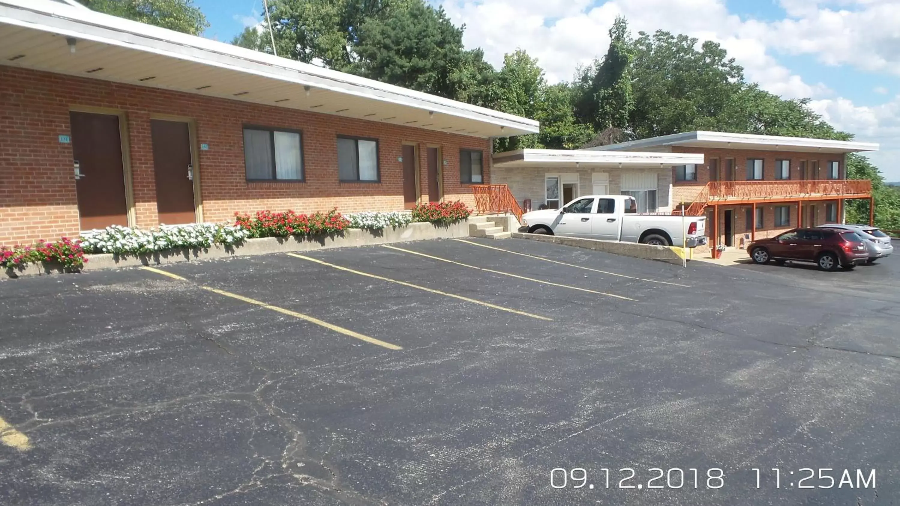 Property Building in Rivers EDGE MOTEL