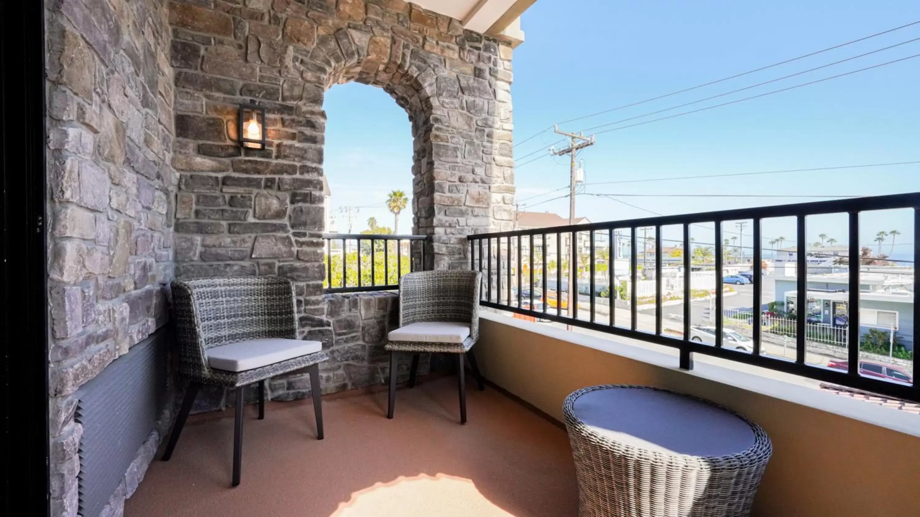 Balcony/Terrace in La Quinta Inn & Suites by Wyndham Santa Cruz