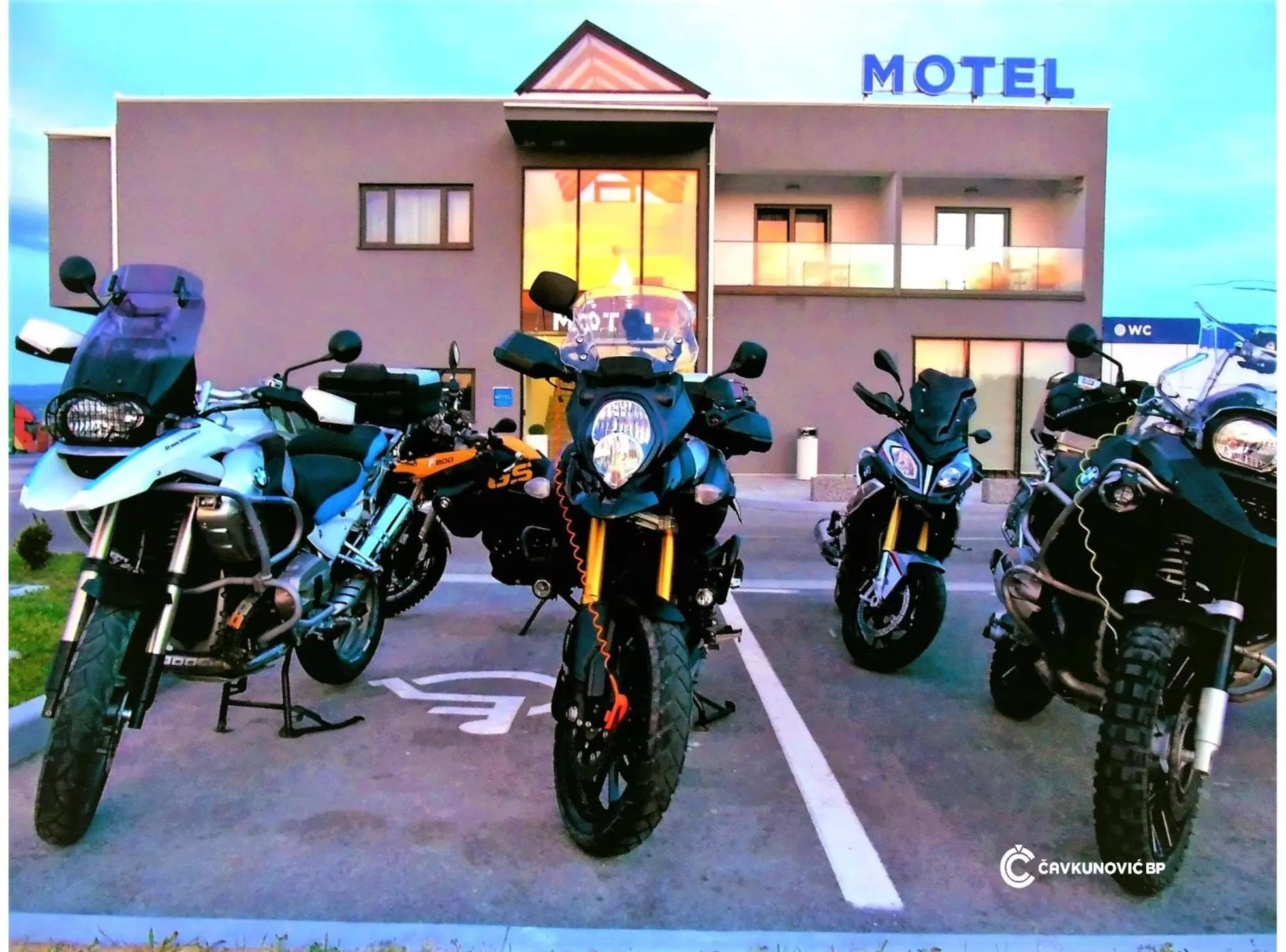 Guests in Motel Kamenica