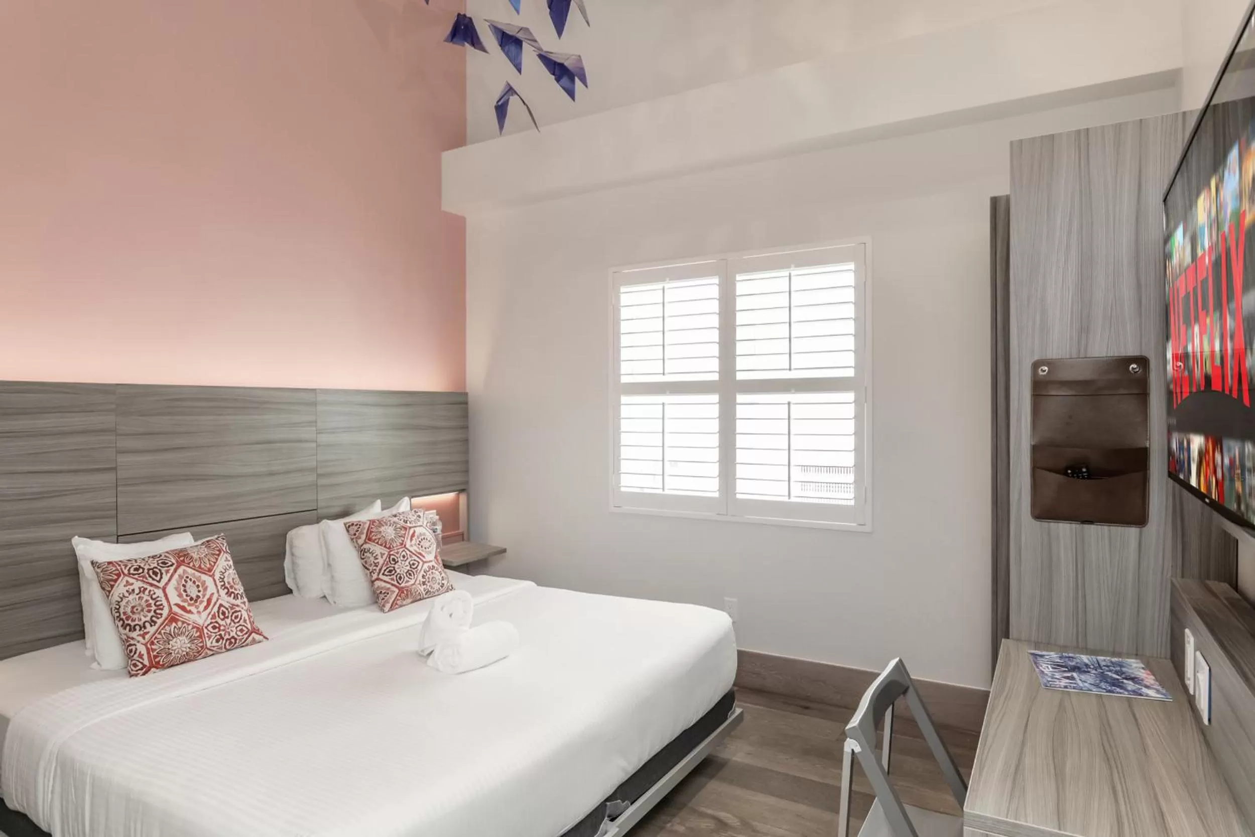 Bed in The Julia Hotel