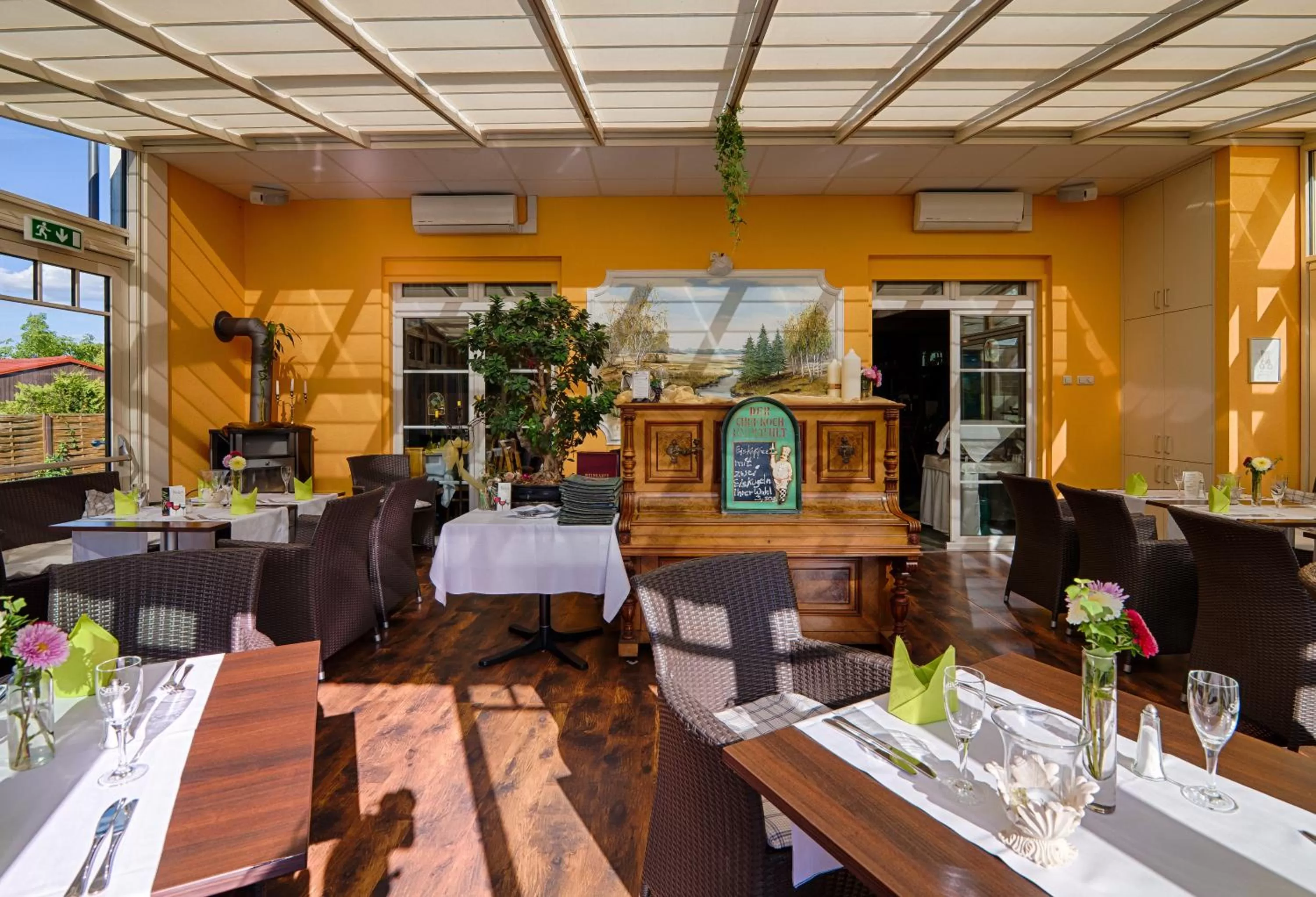 Restaurant/places to eat in Flair Hotel Reuner