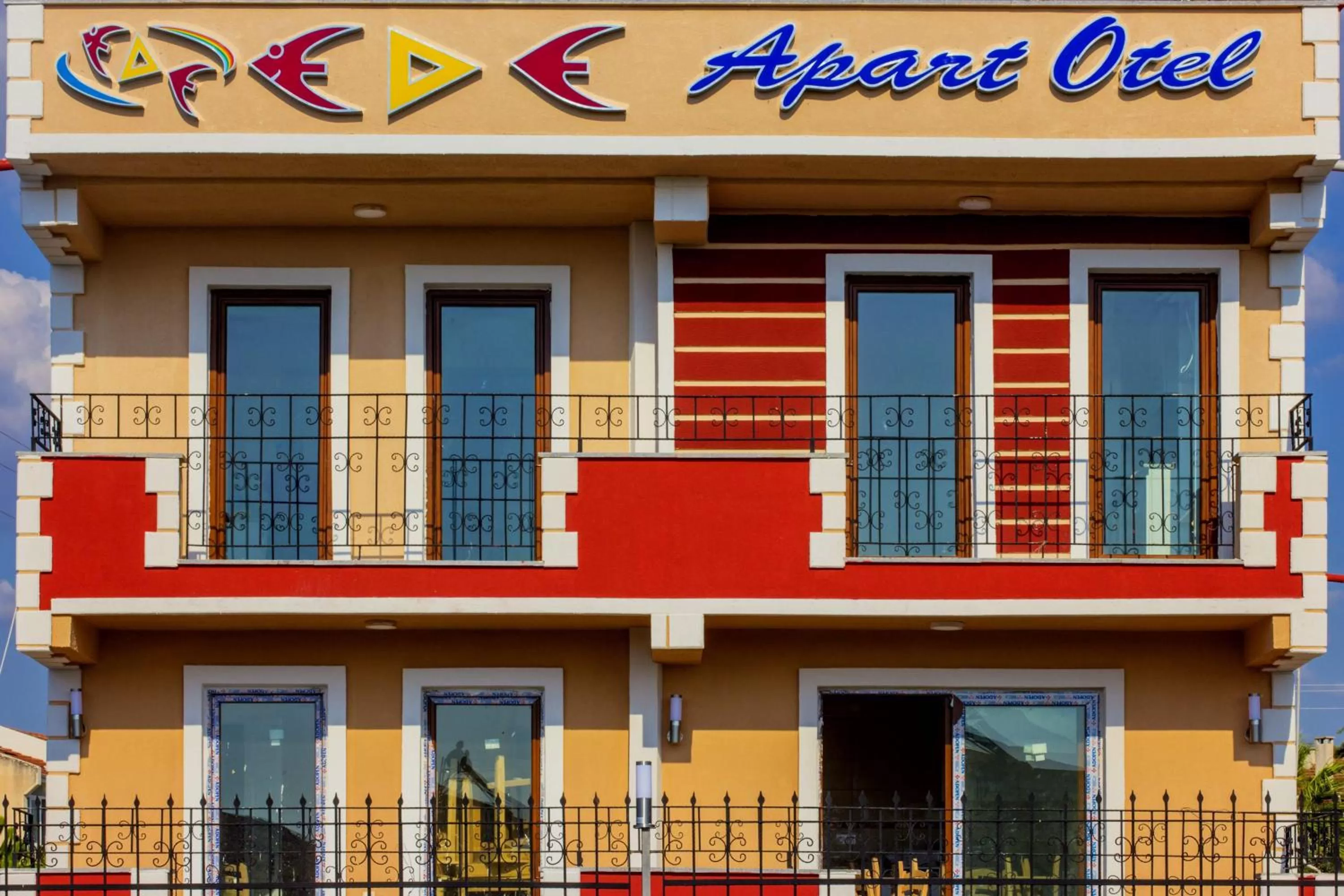 Facade/entrance in Ede Apart Otel