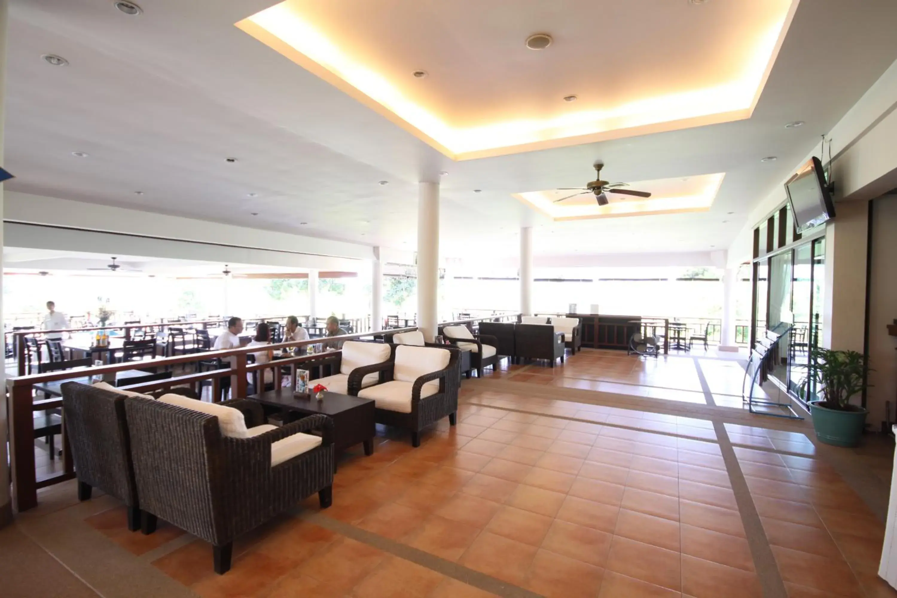 Restaurant/Places to Eat in Mae Jo Golf Resort & Spa