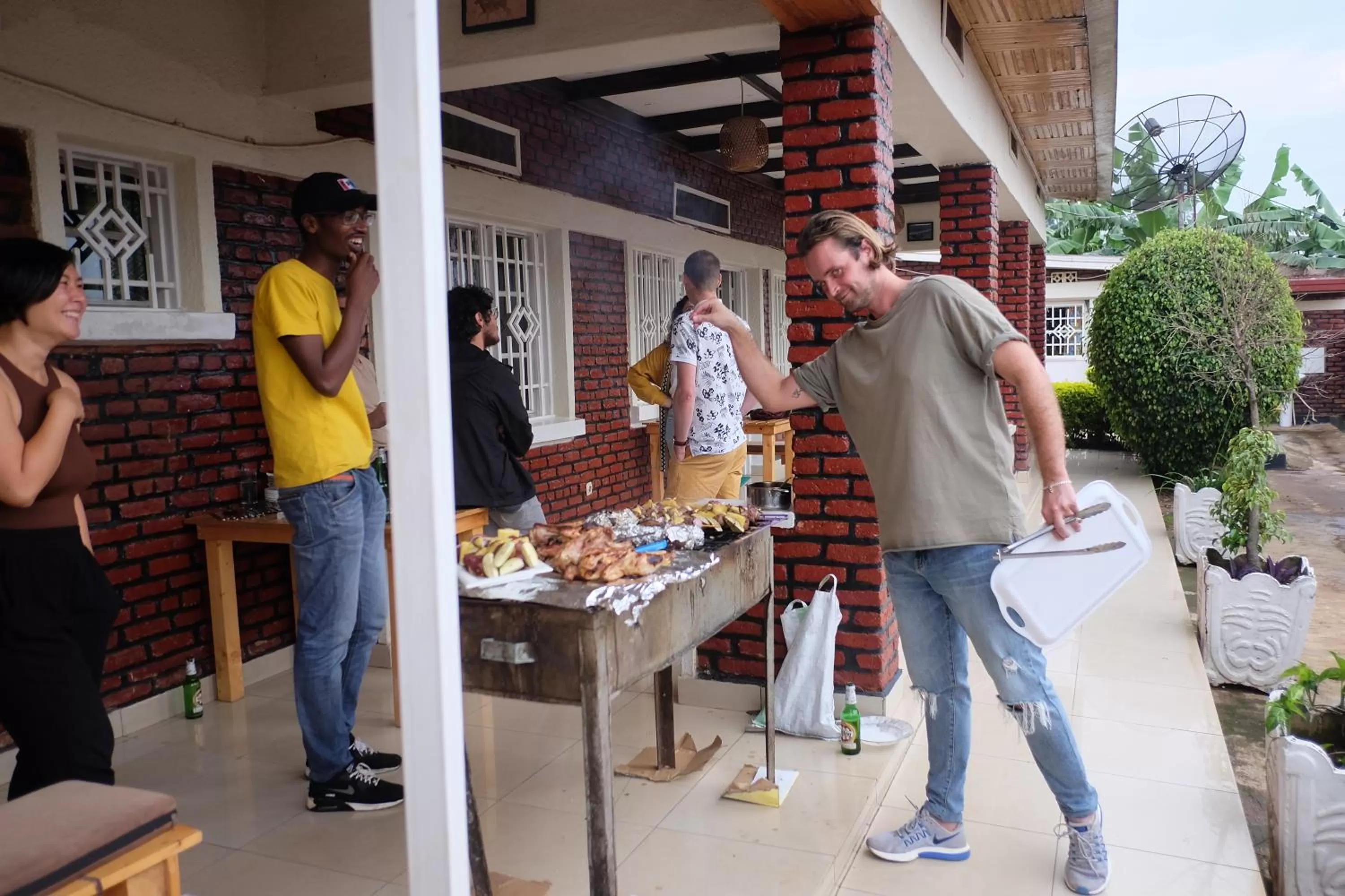 group of guests in INZOZI AFRICA HOUSE B&B- Kacyiru