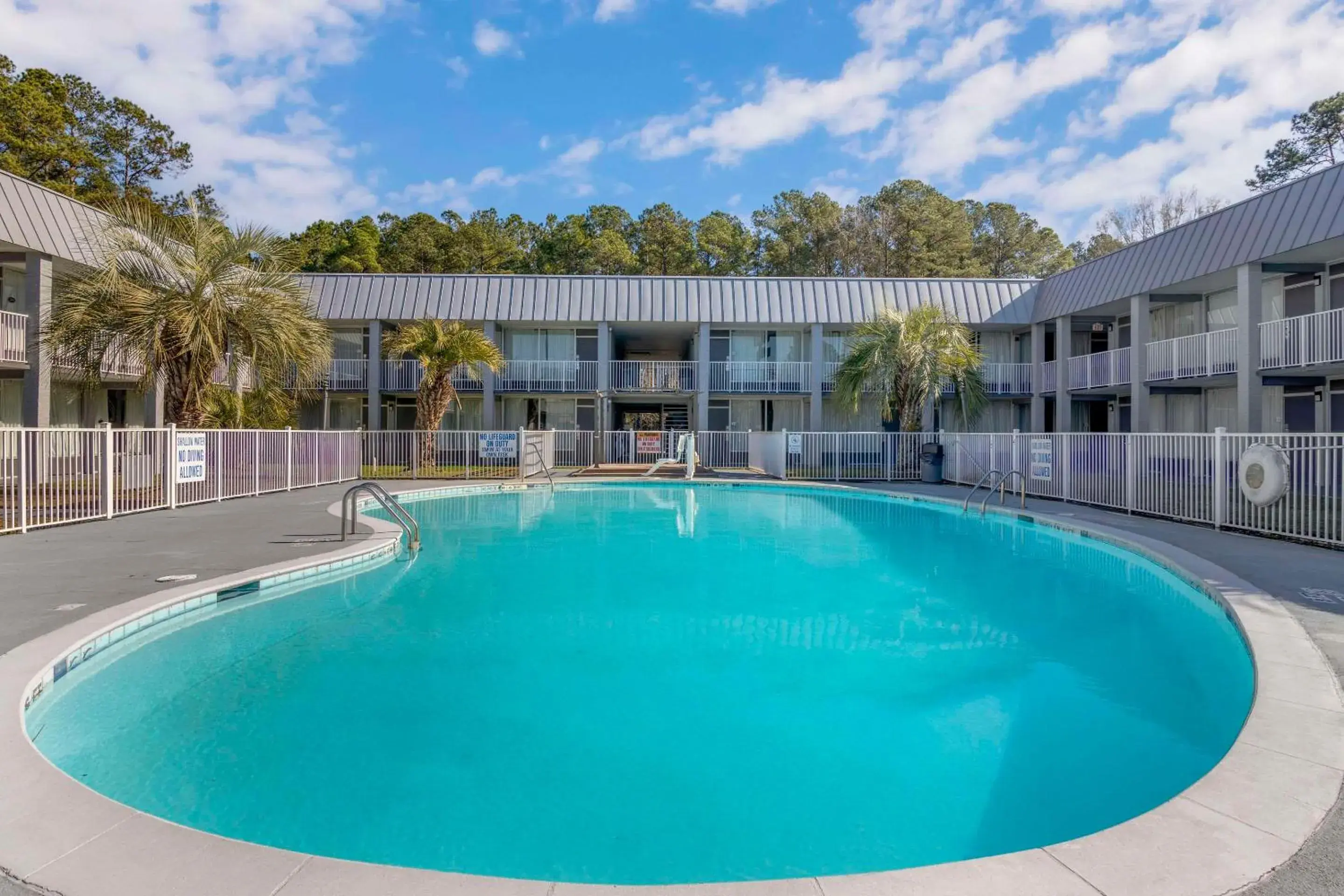 Swimming Pool in Quality Inn & Suites Hardeeville - Savannah North - Renovated with Hot Breakfast Included