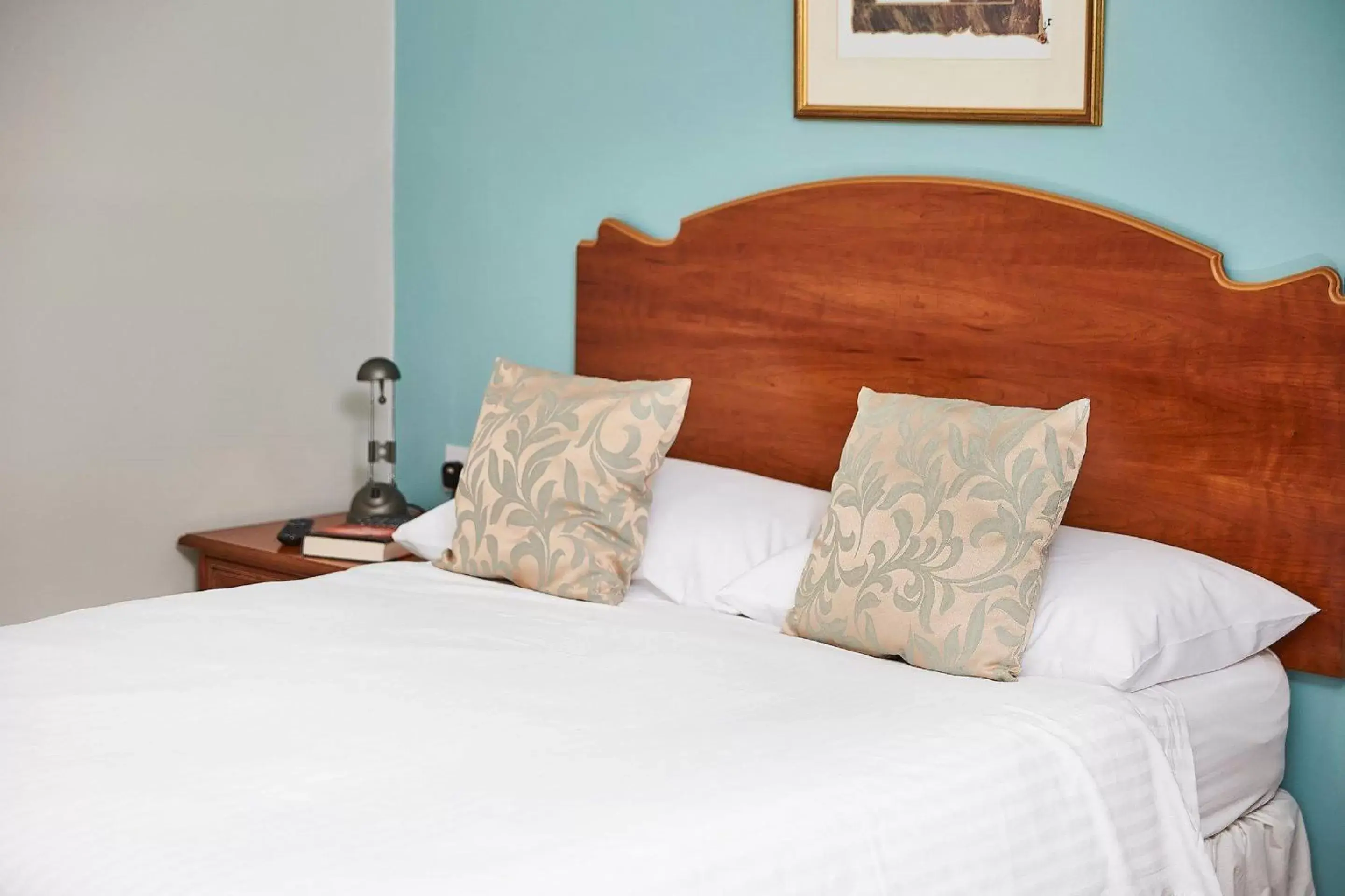 Bedroom, Bed in Yarnfield Park Training And Conference Centre Bedroom, Bed in Yarnfield Park Training And Conference Centre