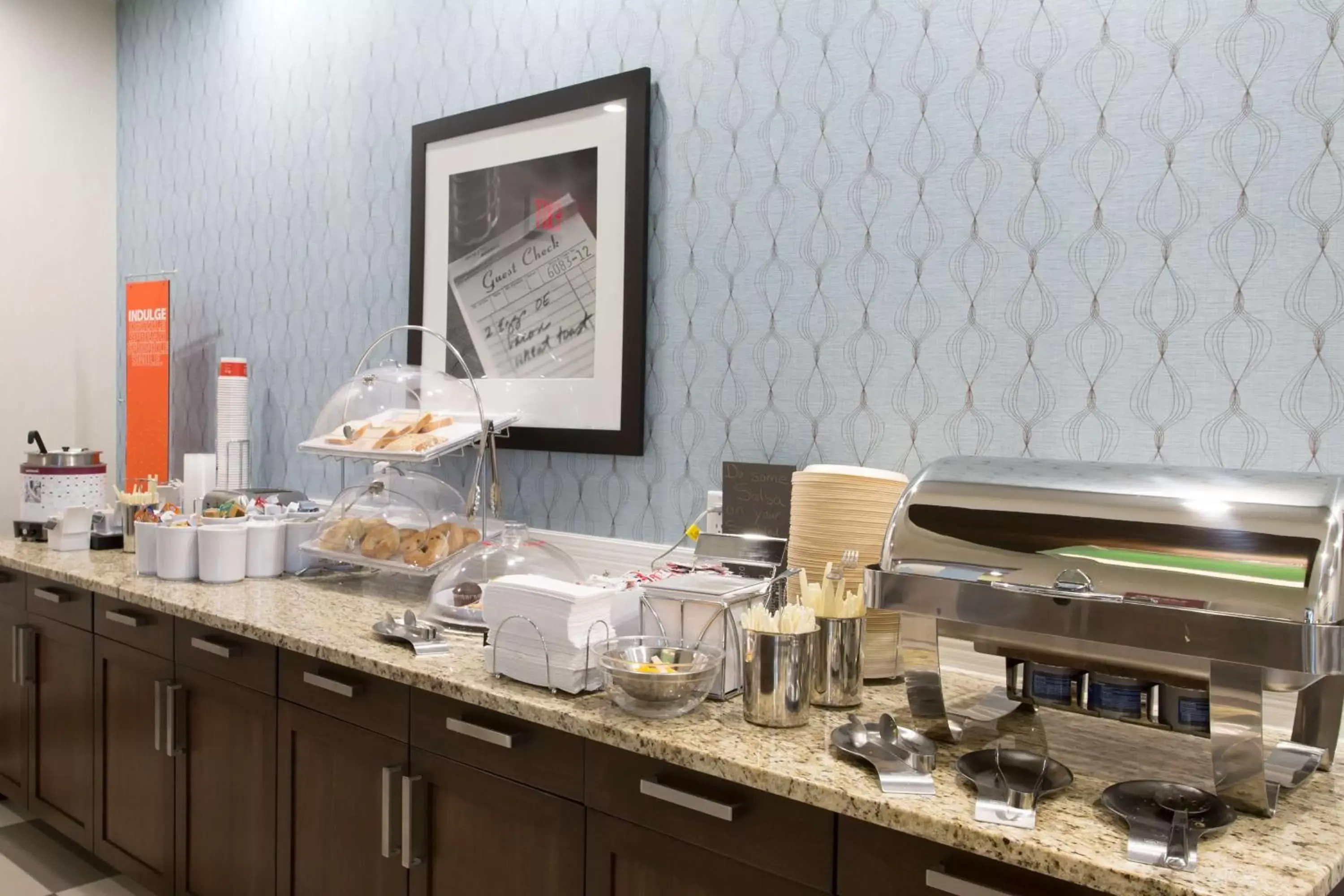 Dining area in Hampton Inn by Hilton Lloydminster