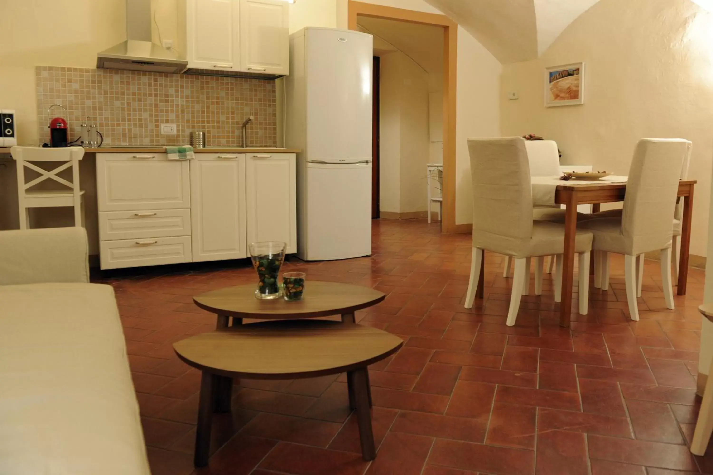 Living room, Kitchen/Kitchenette in Pontevecchio Relais