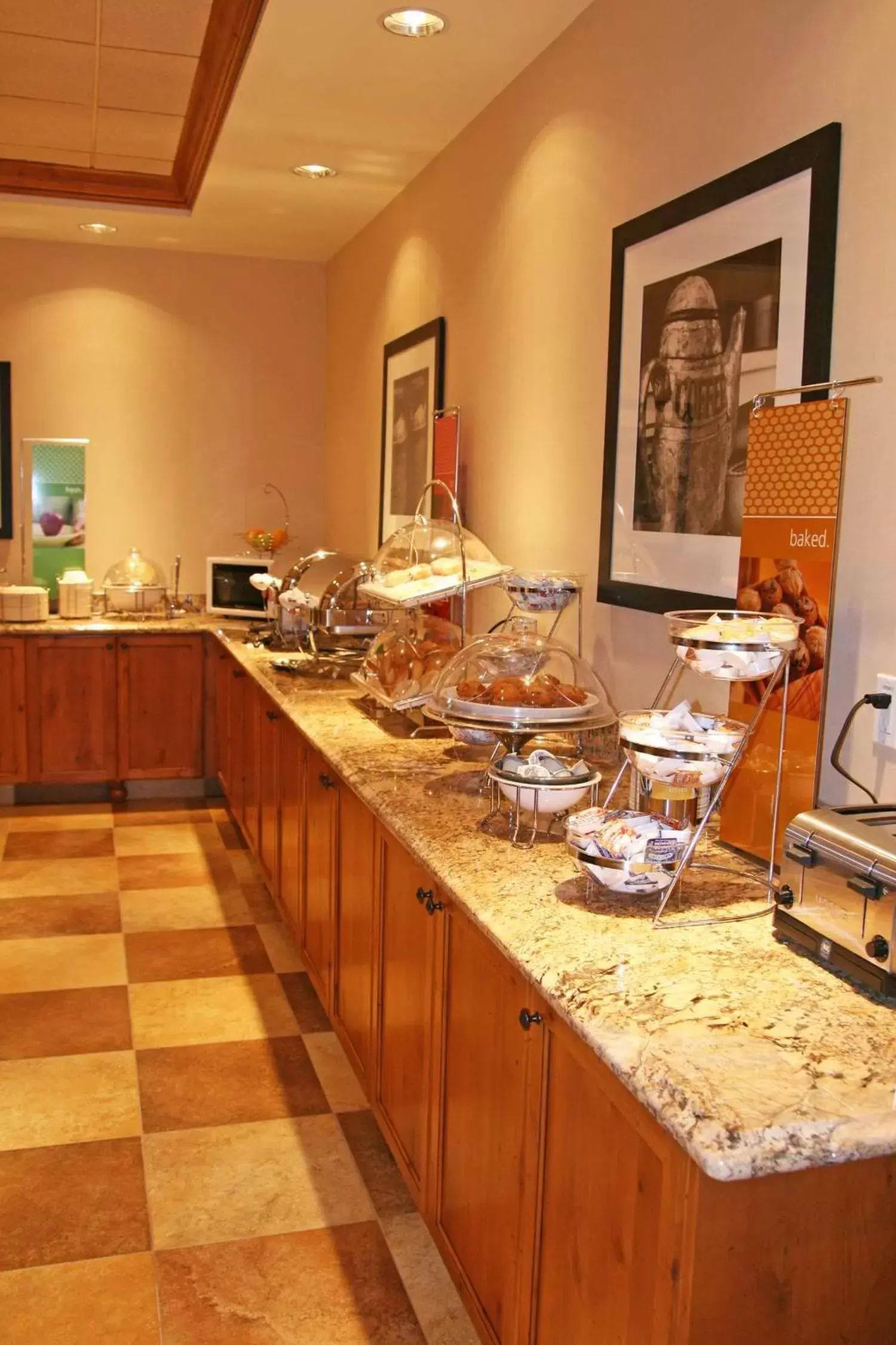 Dining area, Restaurant/Places to Eat in Hampton Inn & Suites Buffalo