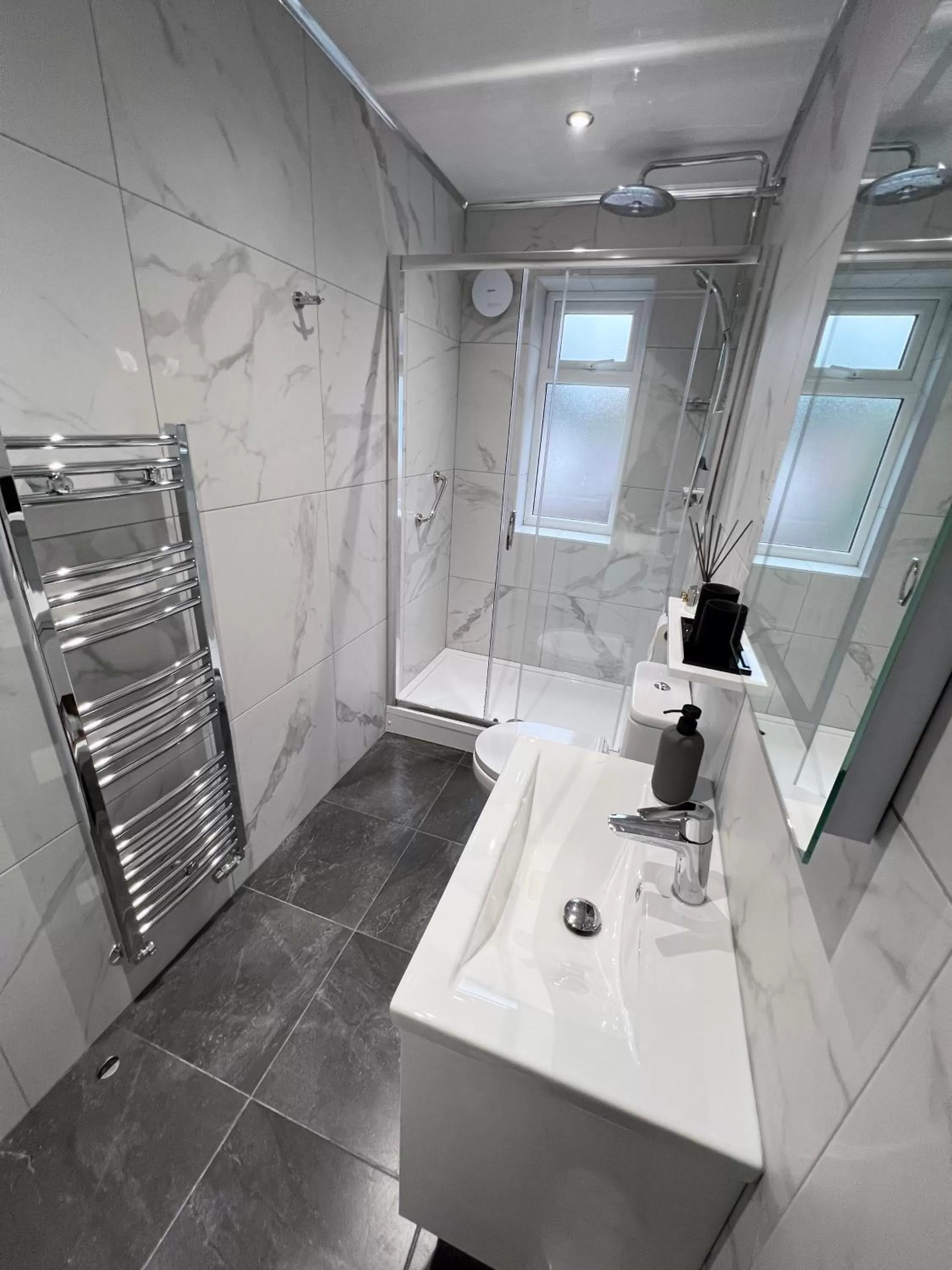 Shower in United Home B&B