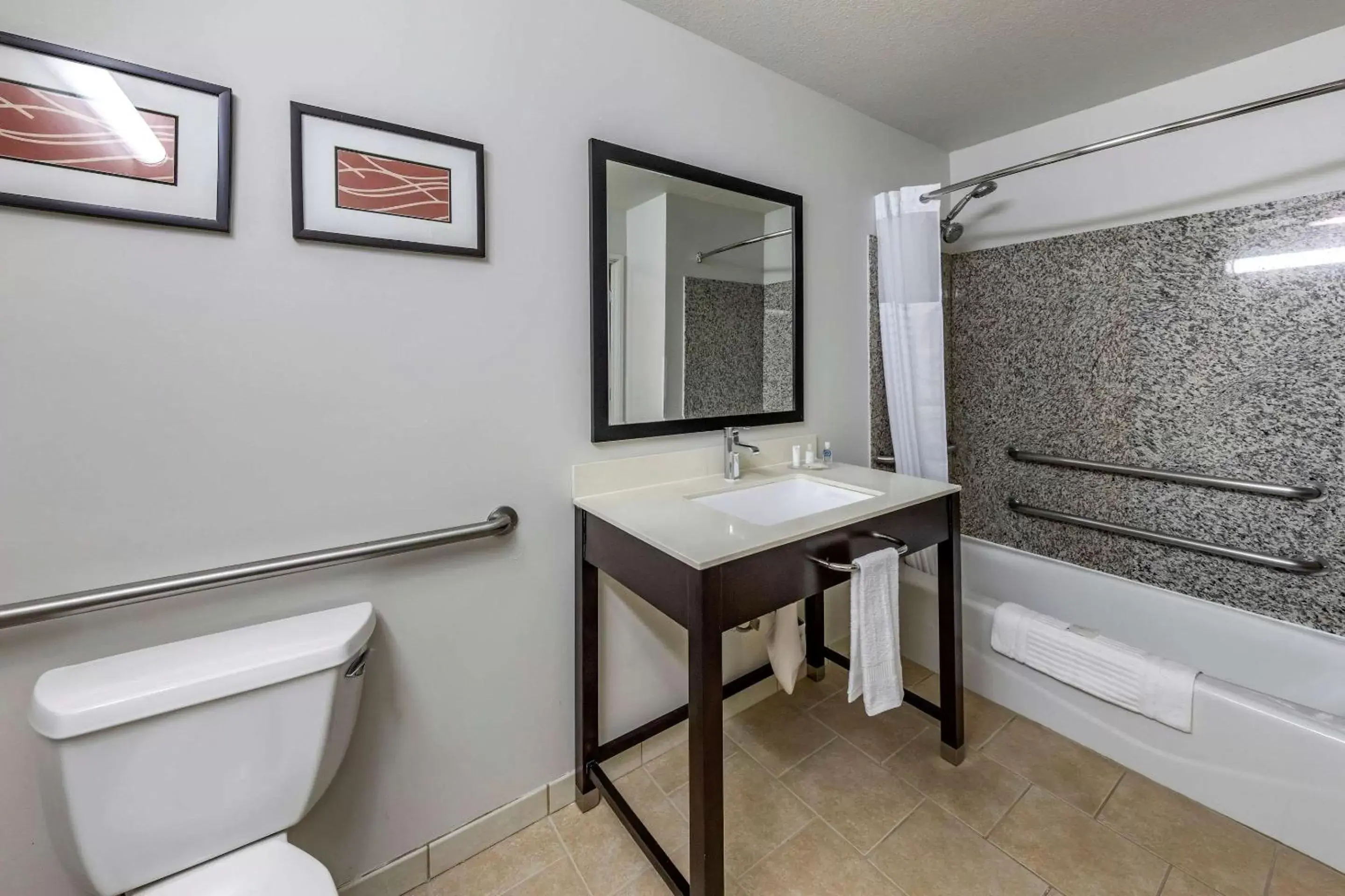 Bedroom, Bathroom in Comfort Inn & Suites Near Universal - North Hollywood – Burbank