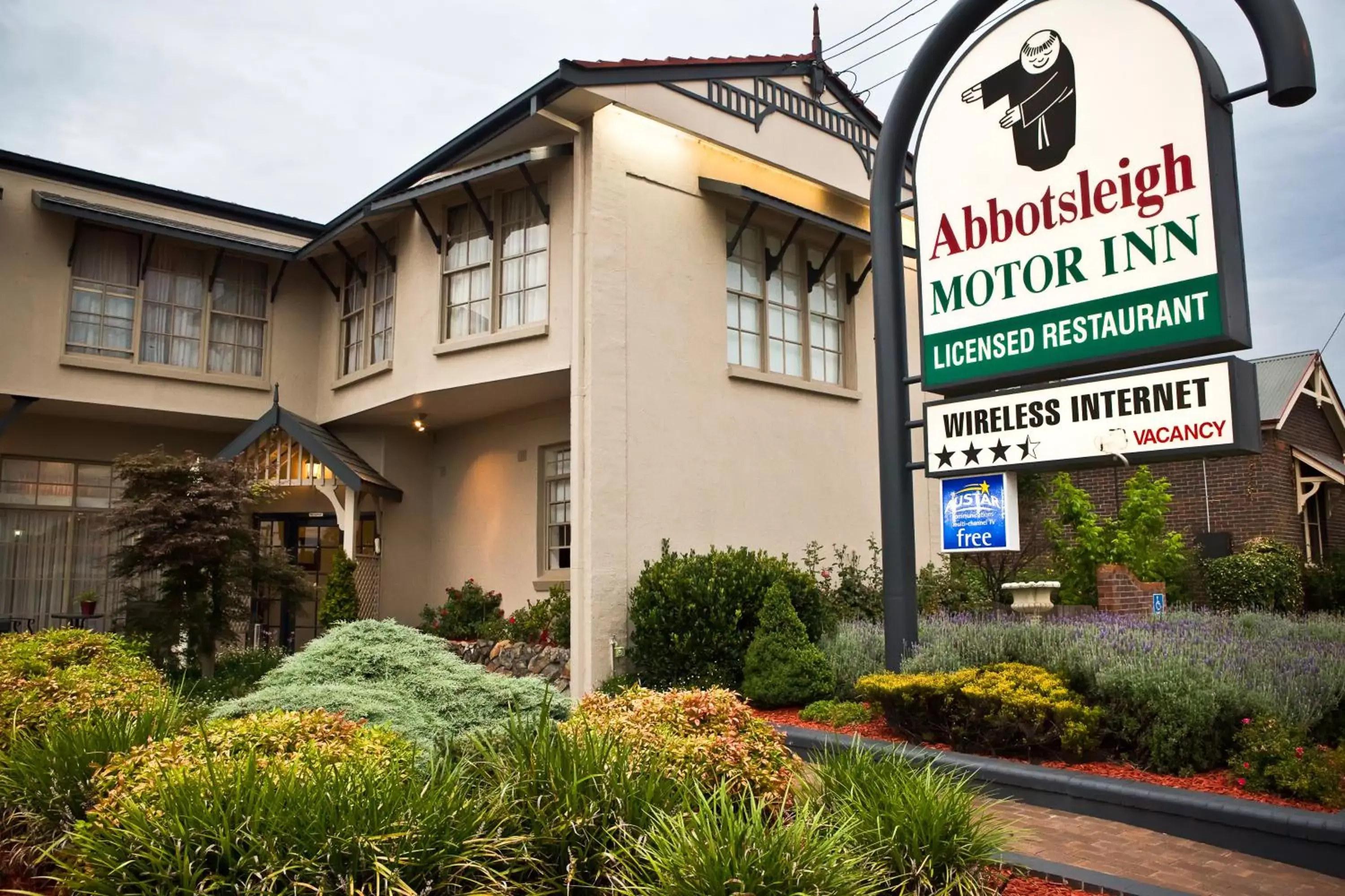 Logo/Certificate/Sign, Property Building in Abbotsleigh Motor Inn