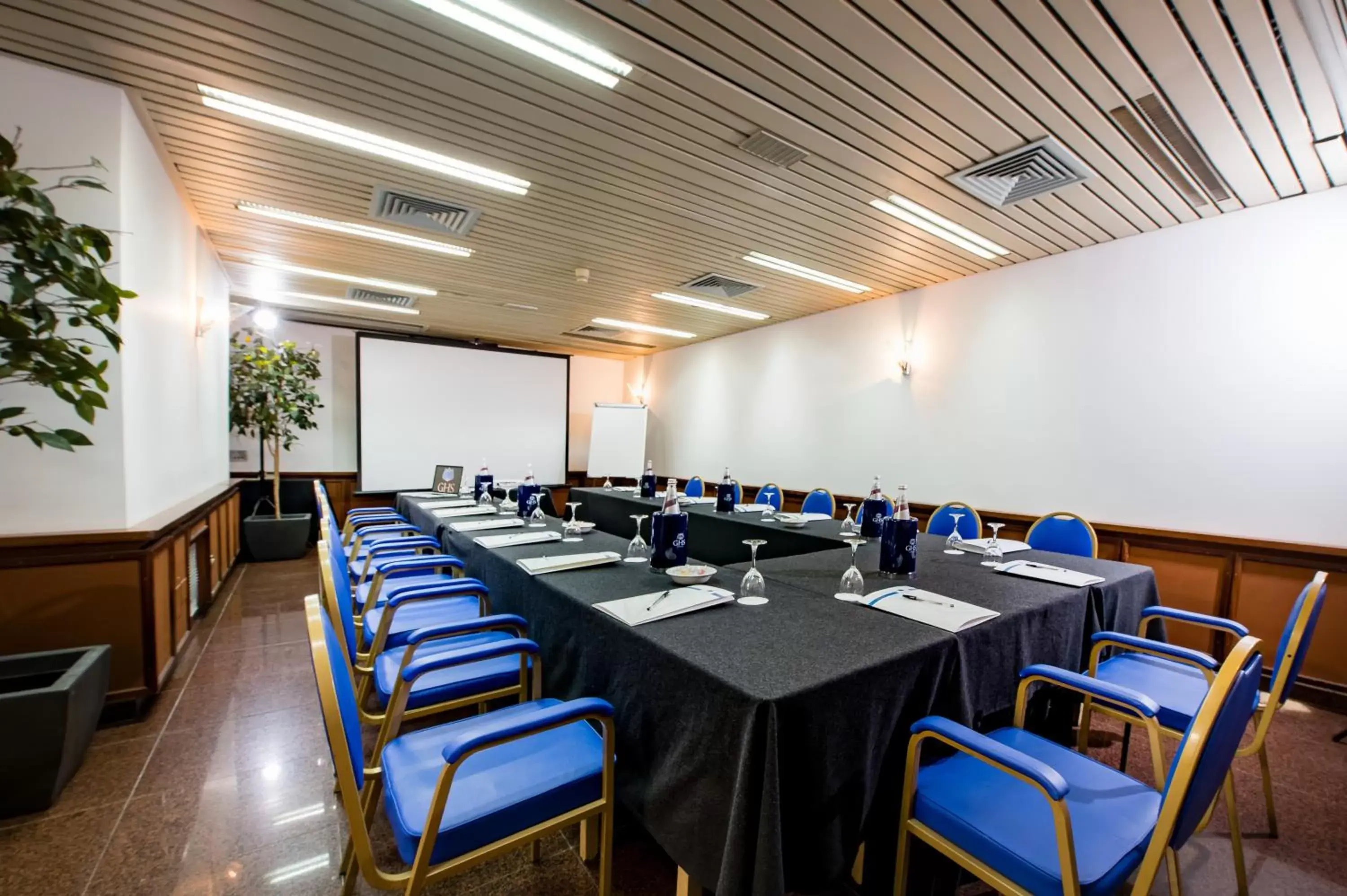 Business facilities in Astoria Palace Hotel