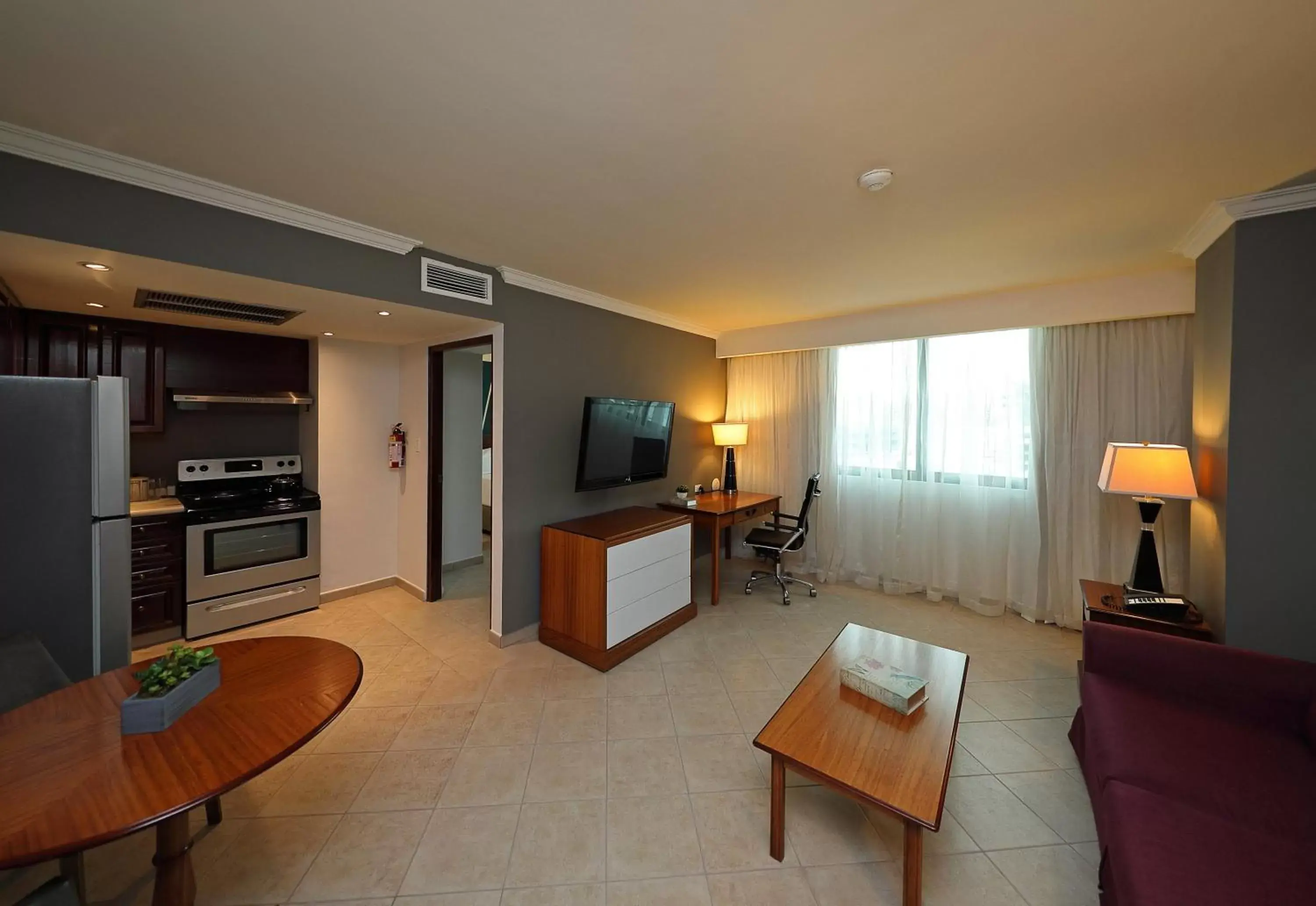 Bedroom, Seating Area in Crowne Plaza Panama, an IHG Hotel