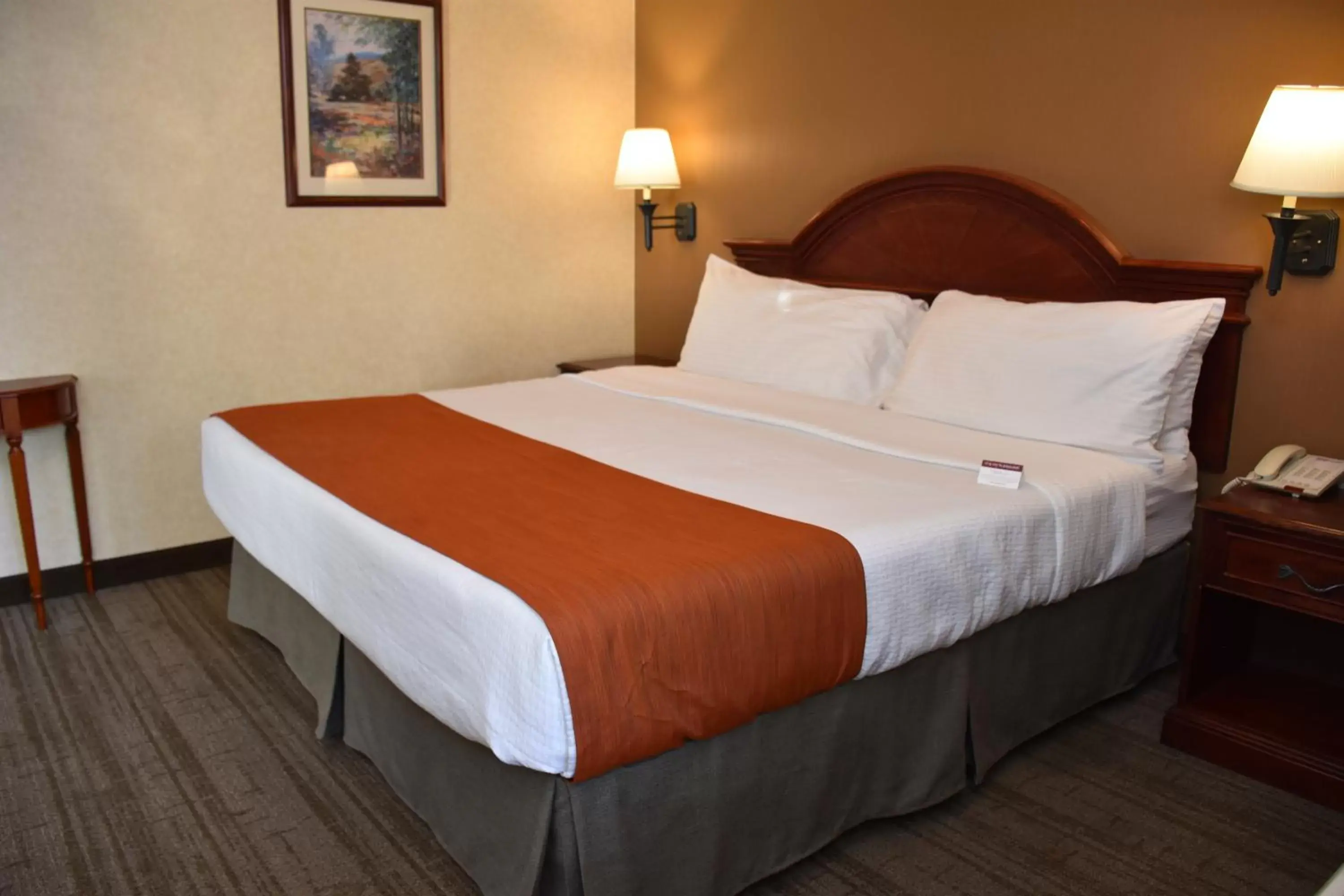 Bedroom, Bed in Dynasty Suites Redlands Bedroom, Bed in Dynasty Suites Redlands