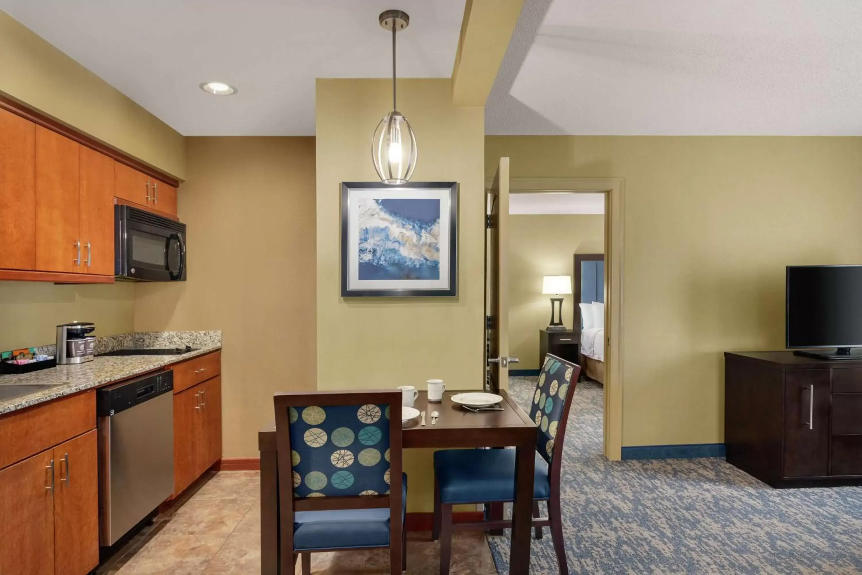 Bedroom, Kitchen/Kitchenette in Homewood Suites by Hilton Fort Smith