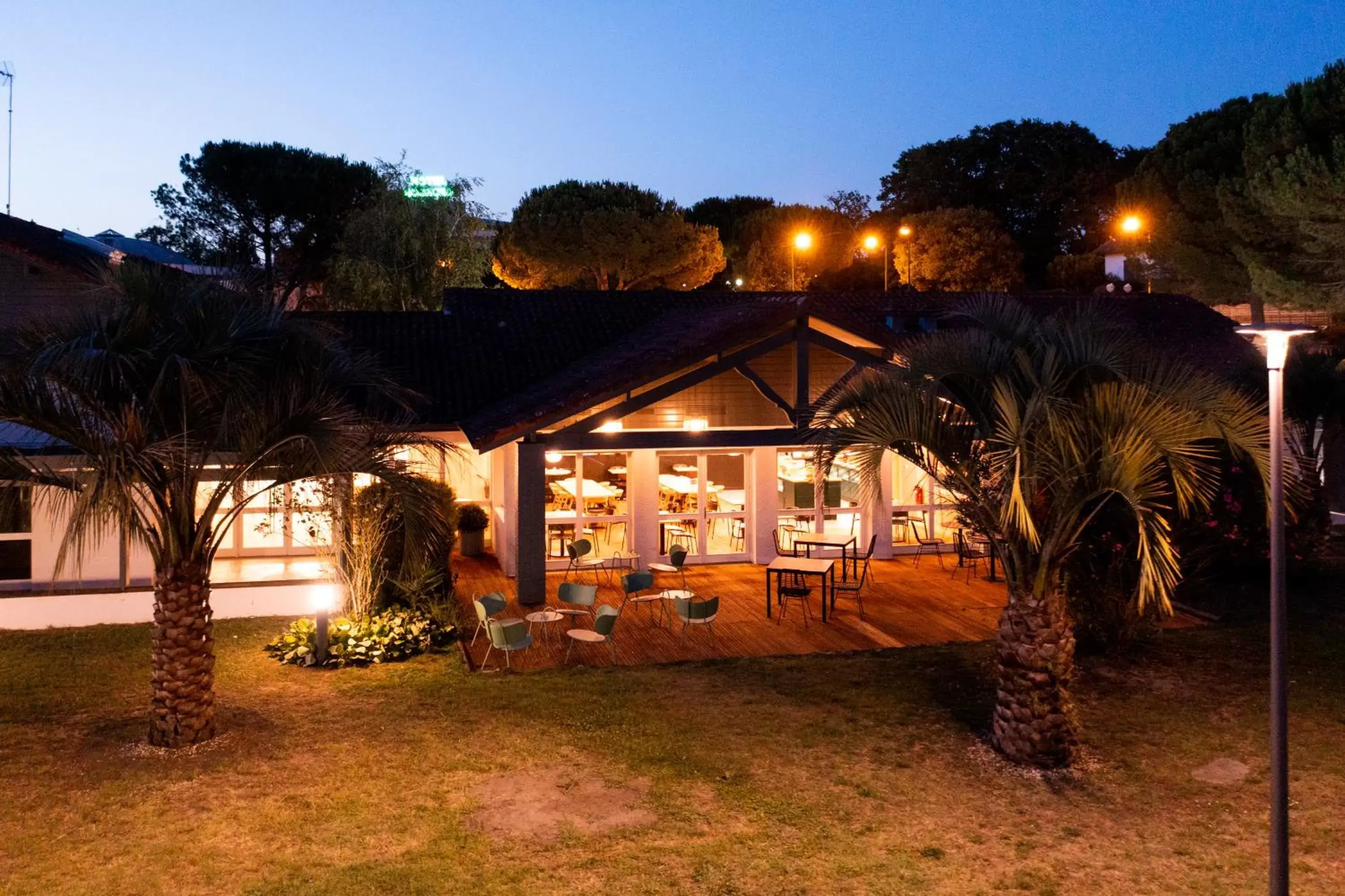 Property building in L'hôtel by JOA de Saint-Paul-Lès-Dax Property building in L'hôtel by JOA de Saint-Paul-Lès-Dax