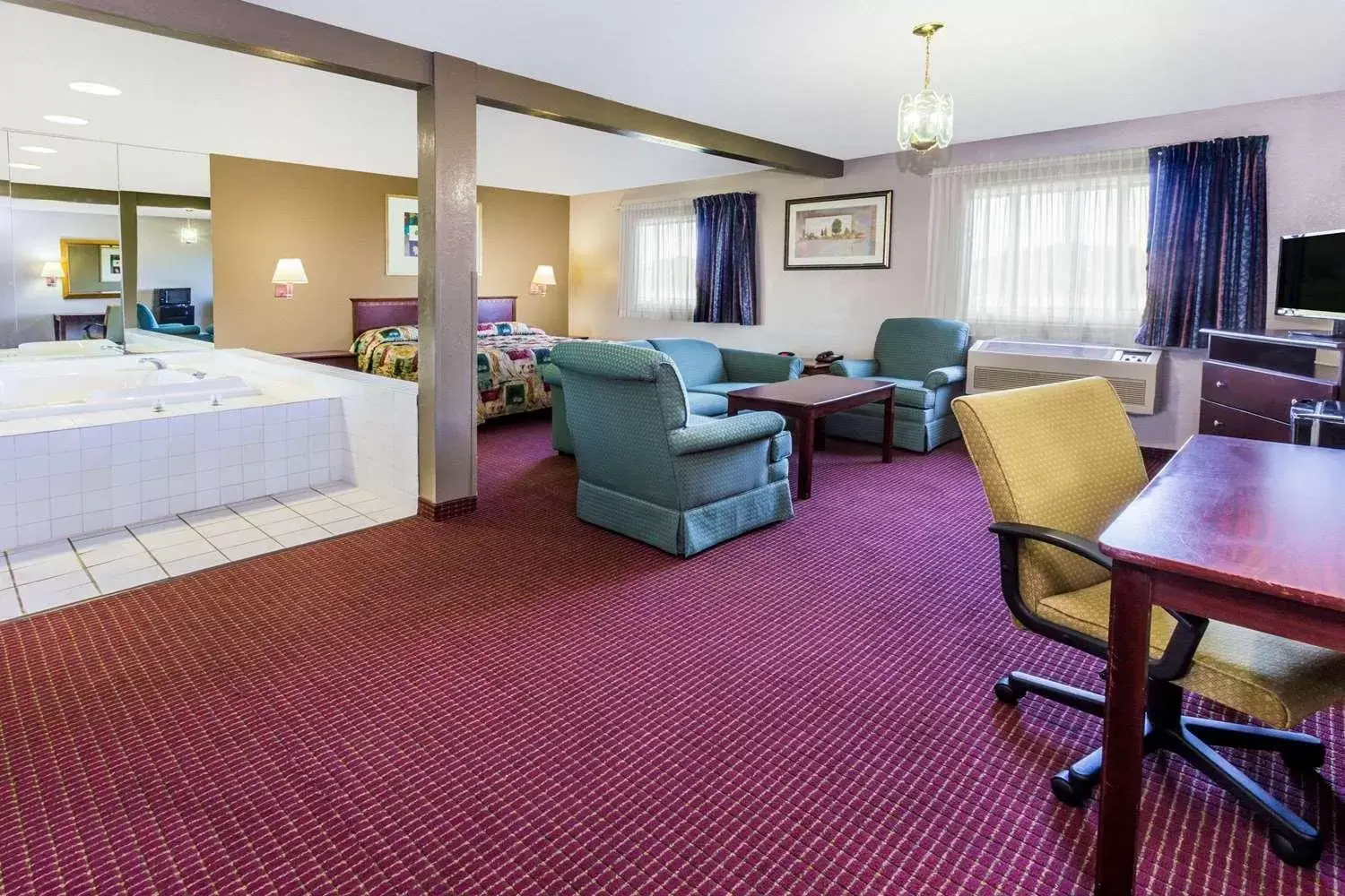 Seating Area in Super 8 by Wyndham Joliet I-55 N/Chicago