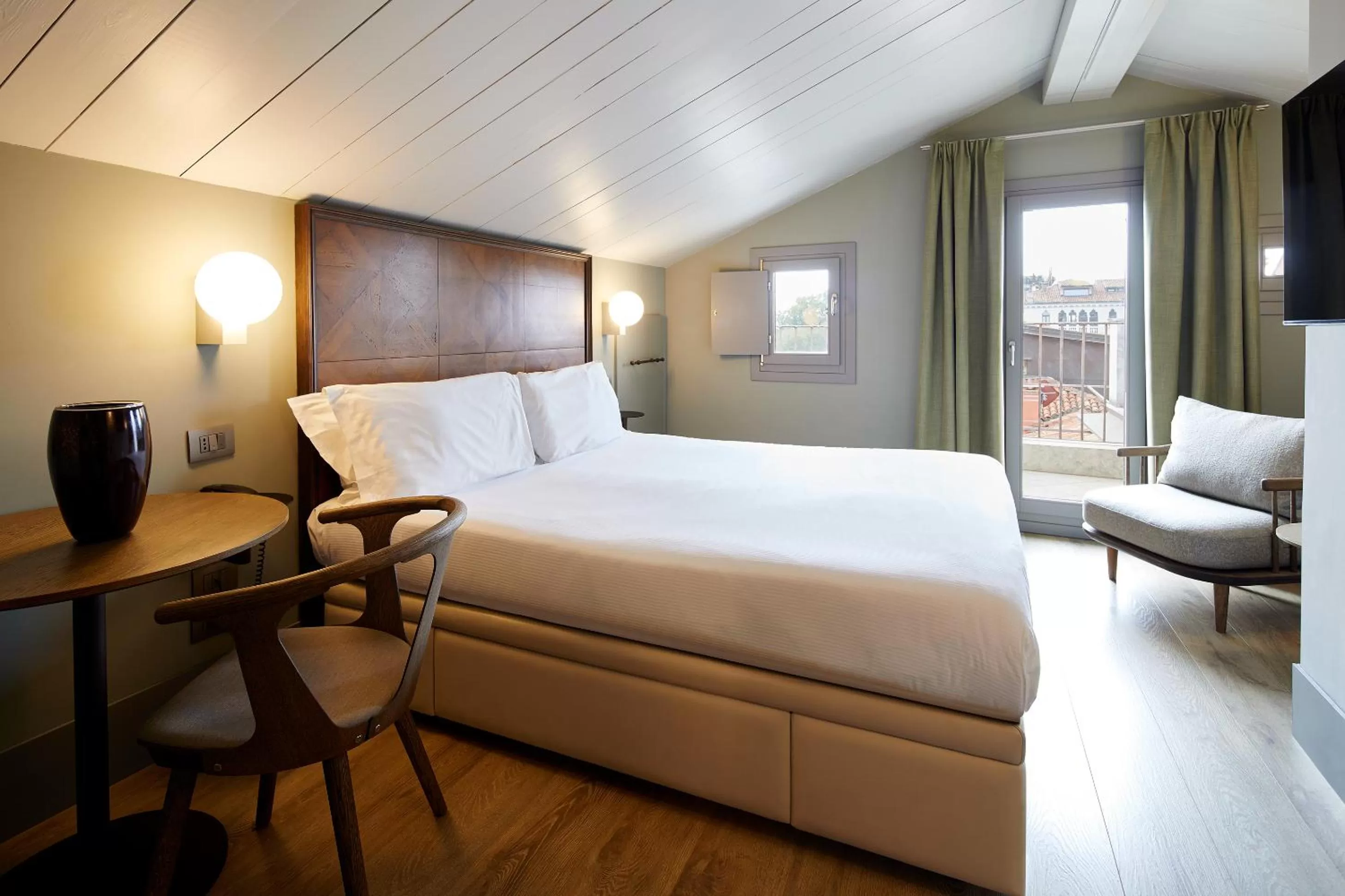 Photo of the whole room, Bed in Hotel Dei Dragomanni