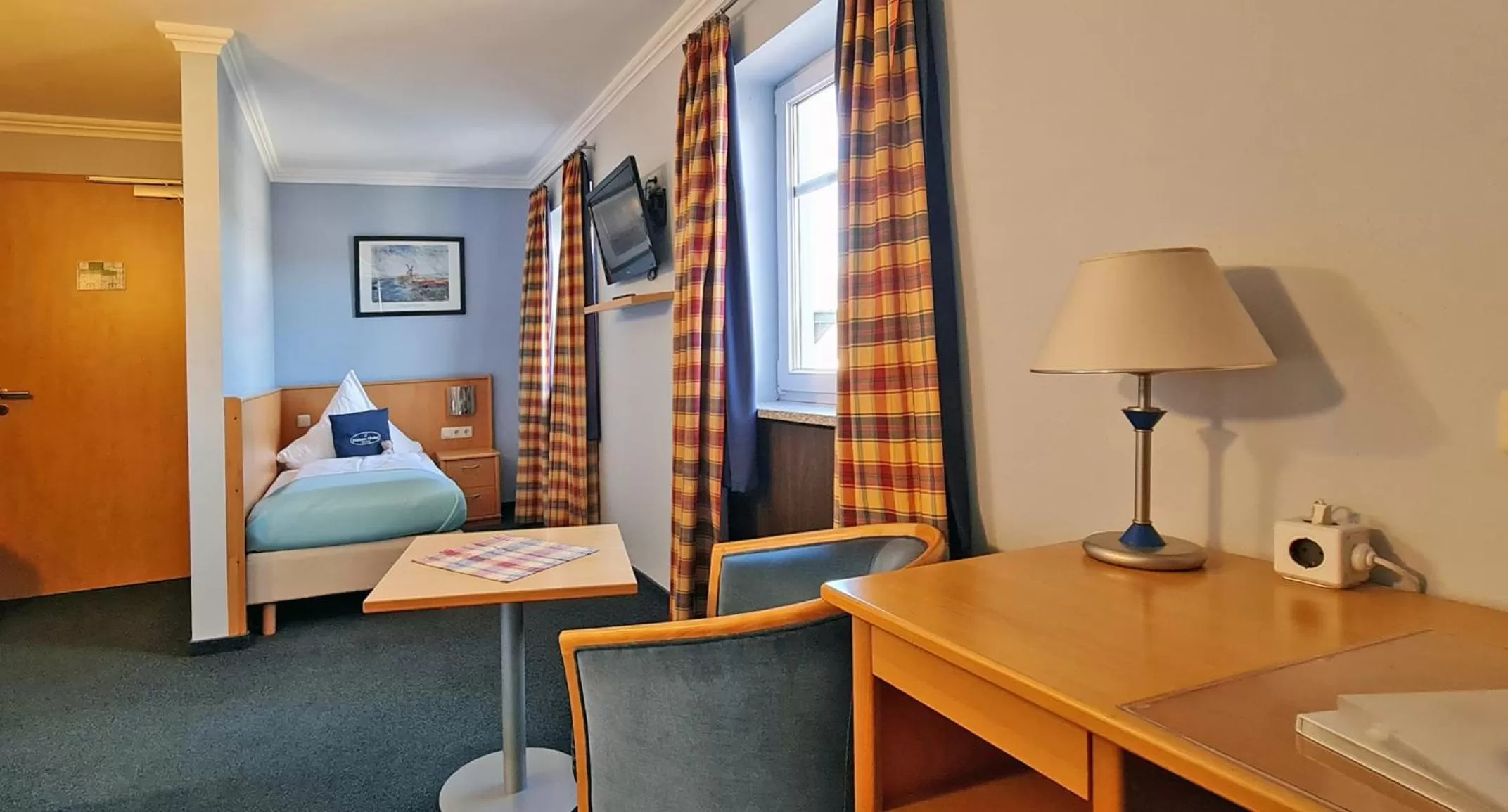 Photo of the whole room, Bed in Donau-Hotel