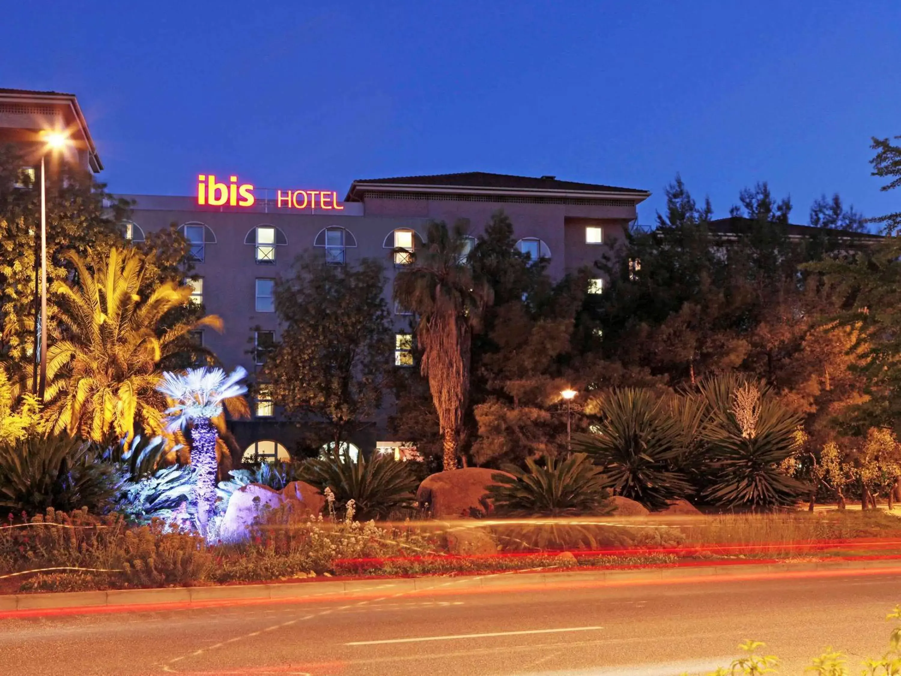 Activities, Property Building in ibis Hyeres Centre