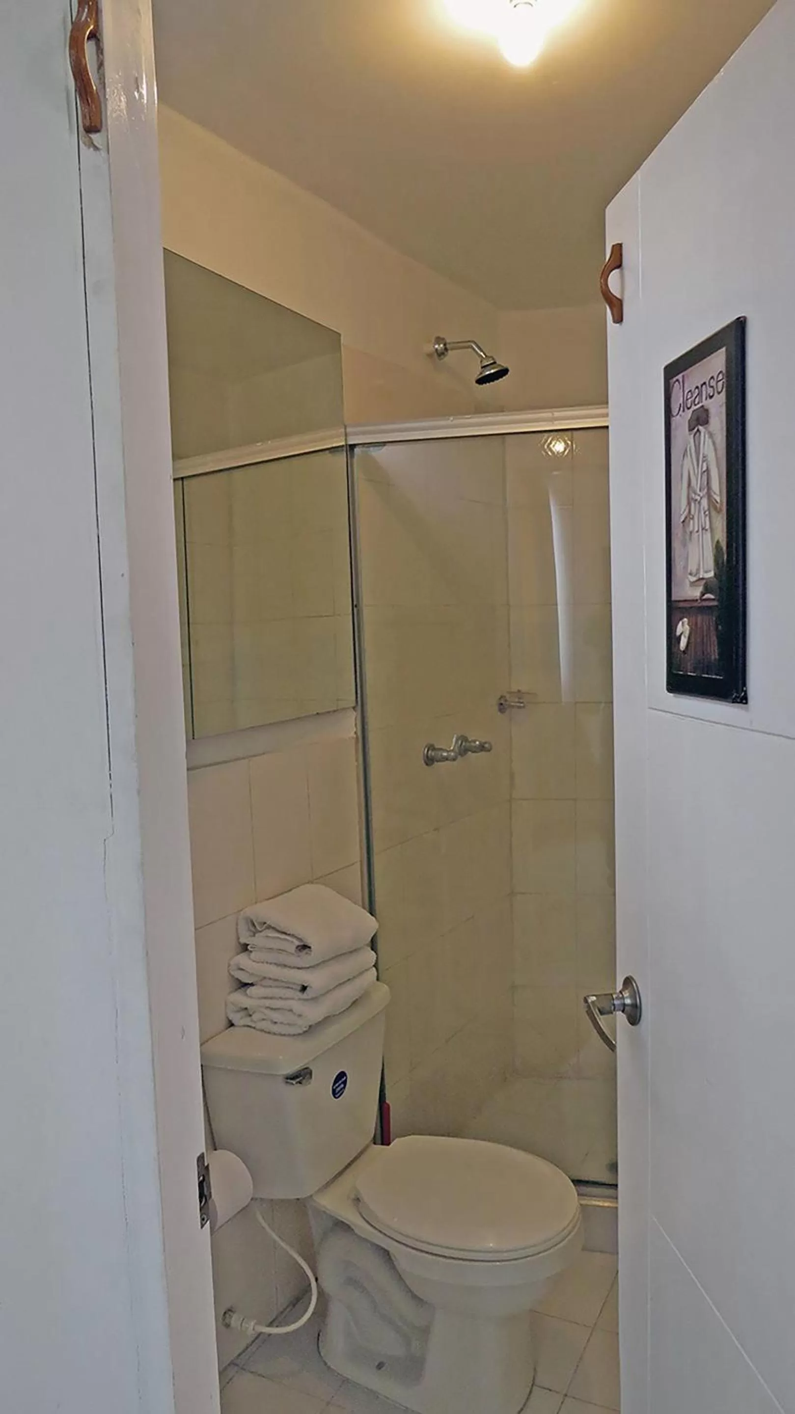 Shower in Arco Apartasuites