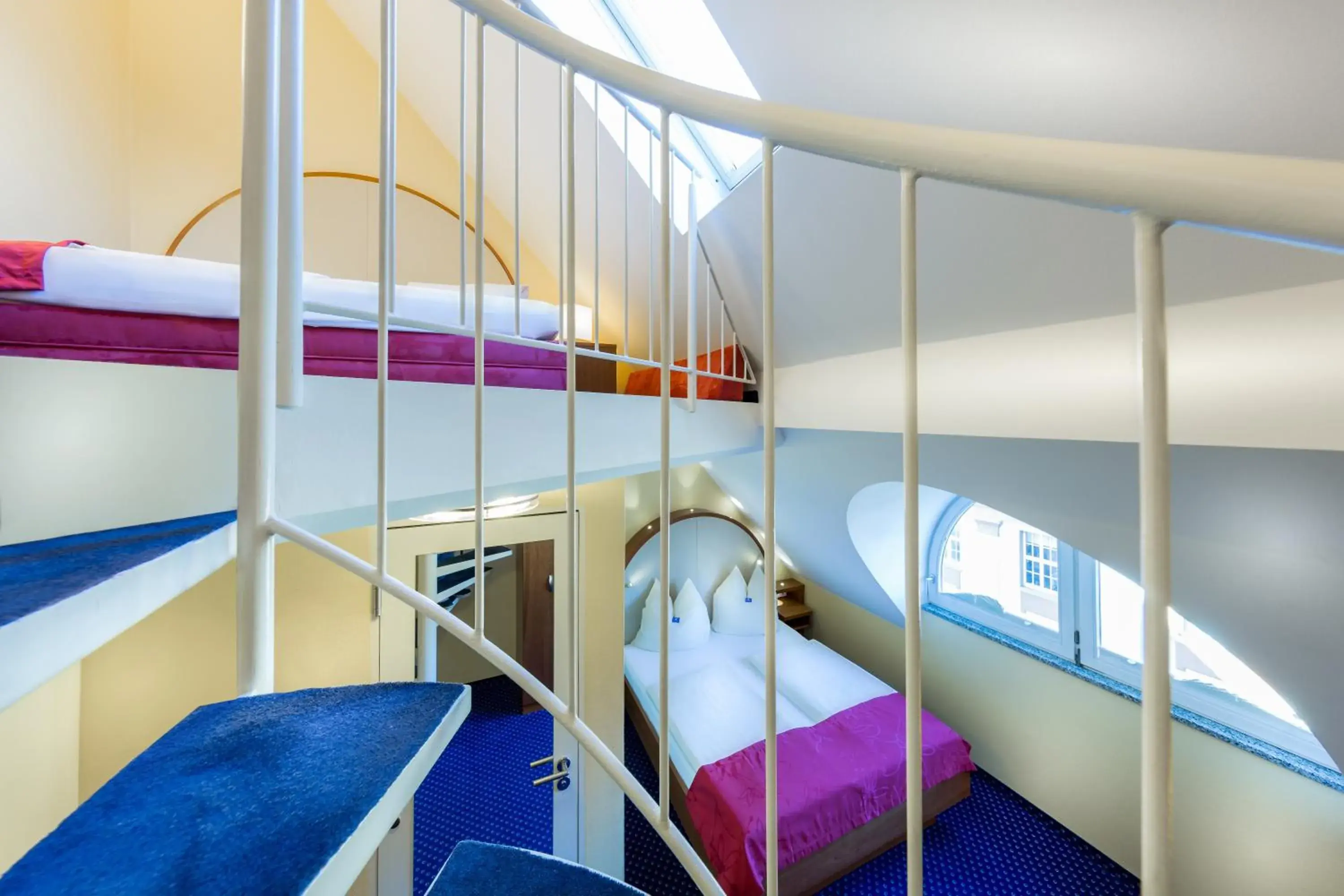 Photo of the whole room, Bunk Bed in Hotel am Schillerpark