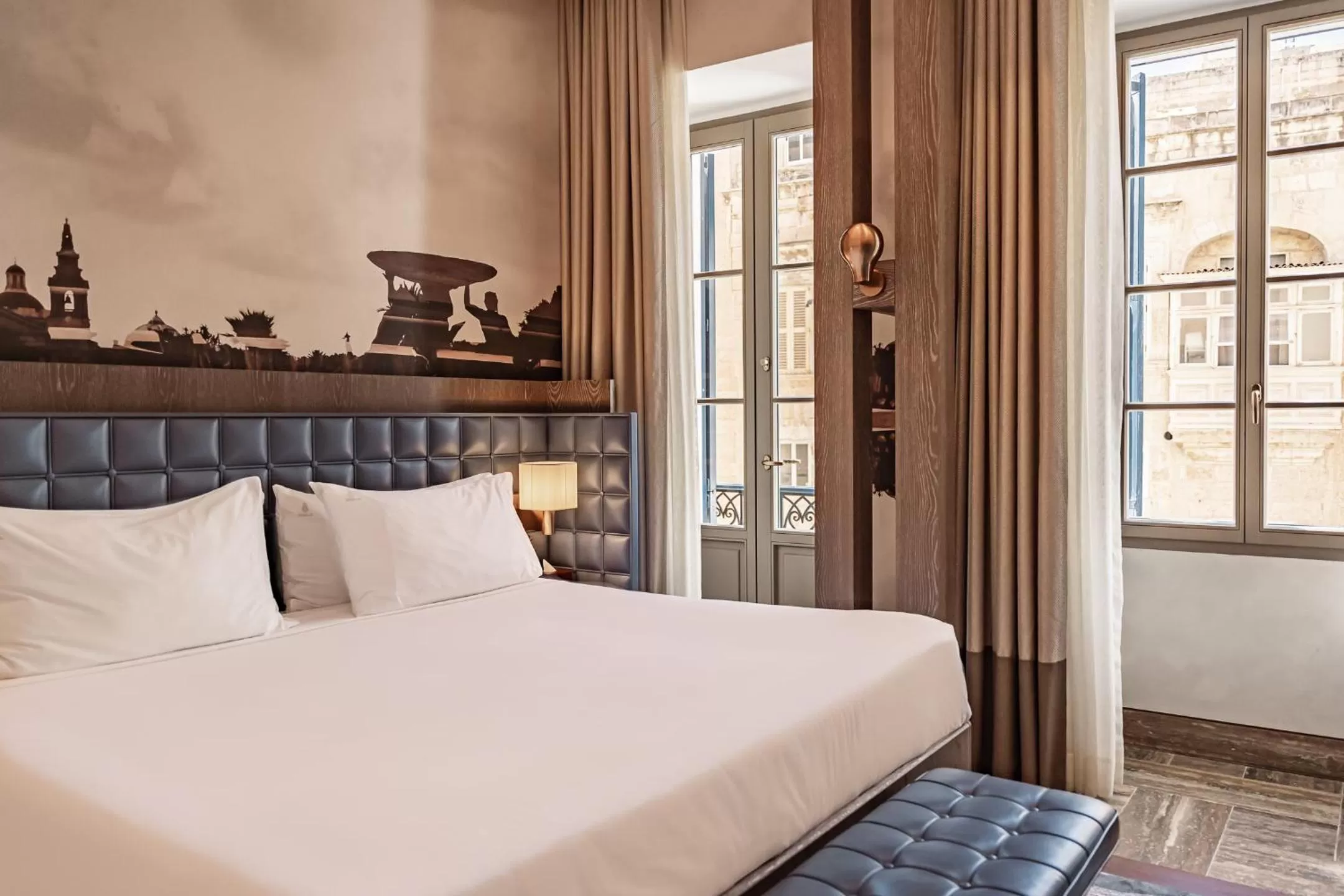 Bed in Iniala Harbour House