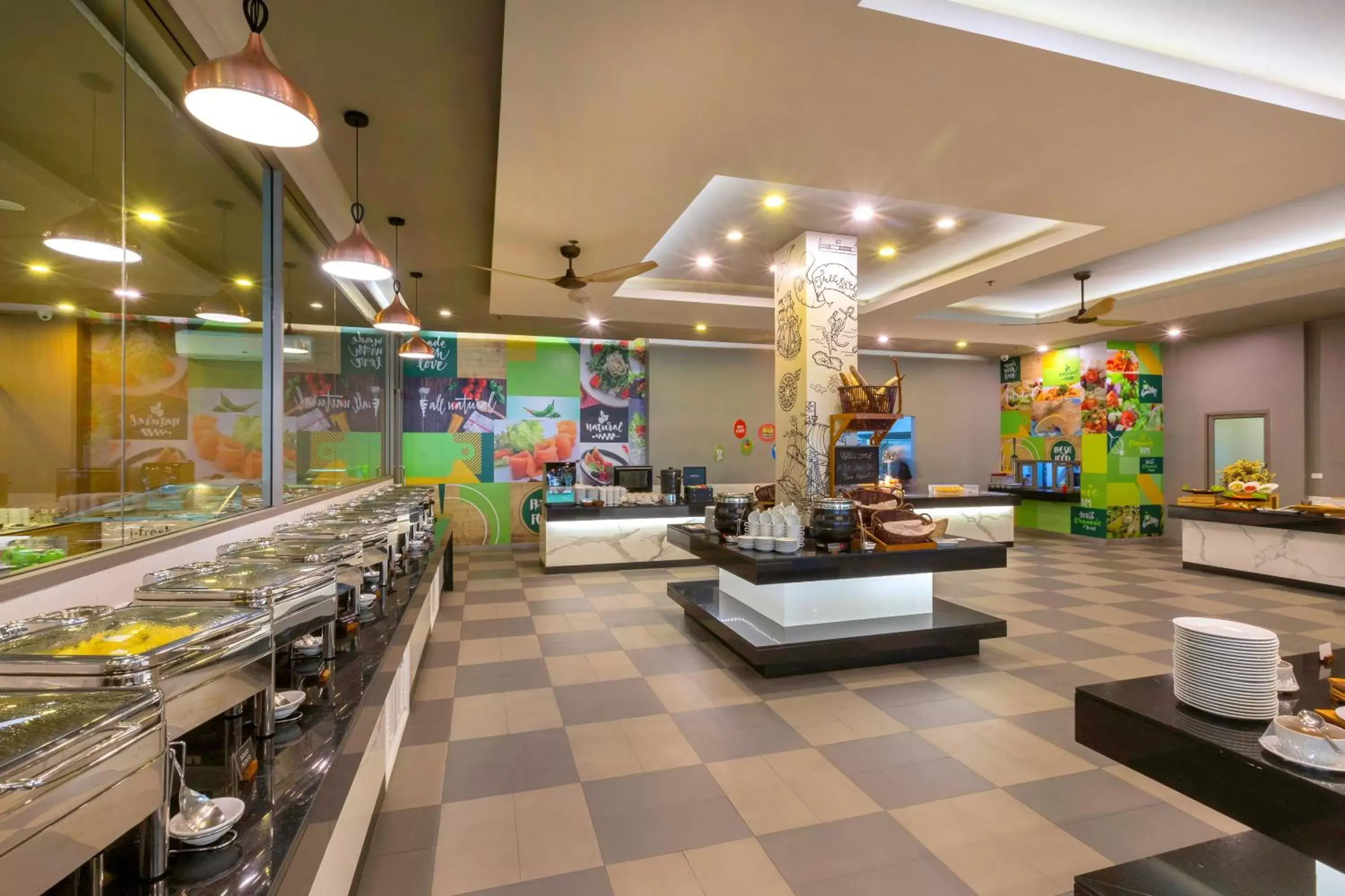 Restaurant/places to eat in X10 Khaolak Resort SHA Plus