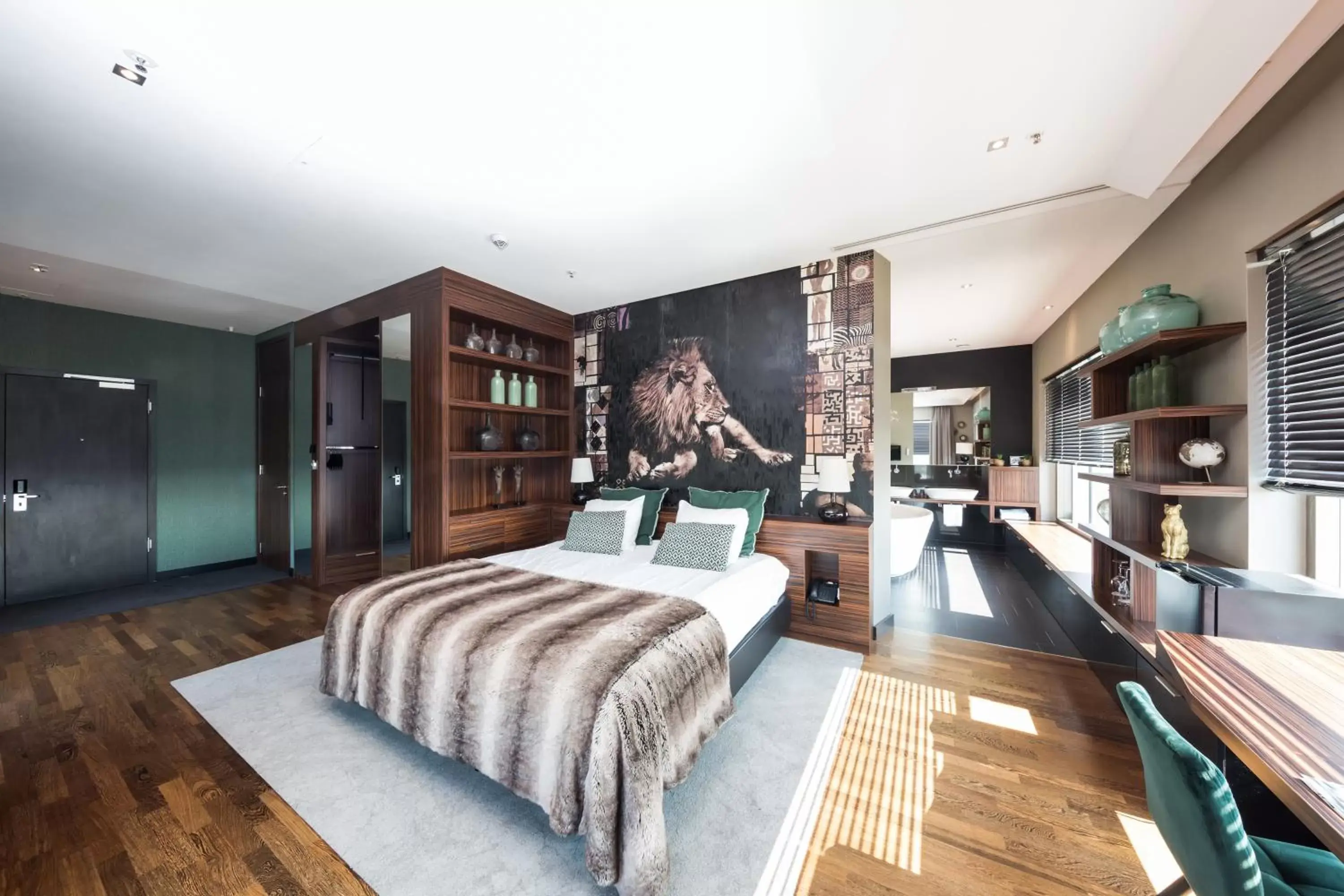 King Suite with Spa Bath in Van der Valk Hotel Düsseldorf King Suite with Spa Bath in Van der Valk Hotel Düsseldorf