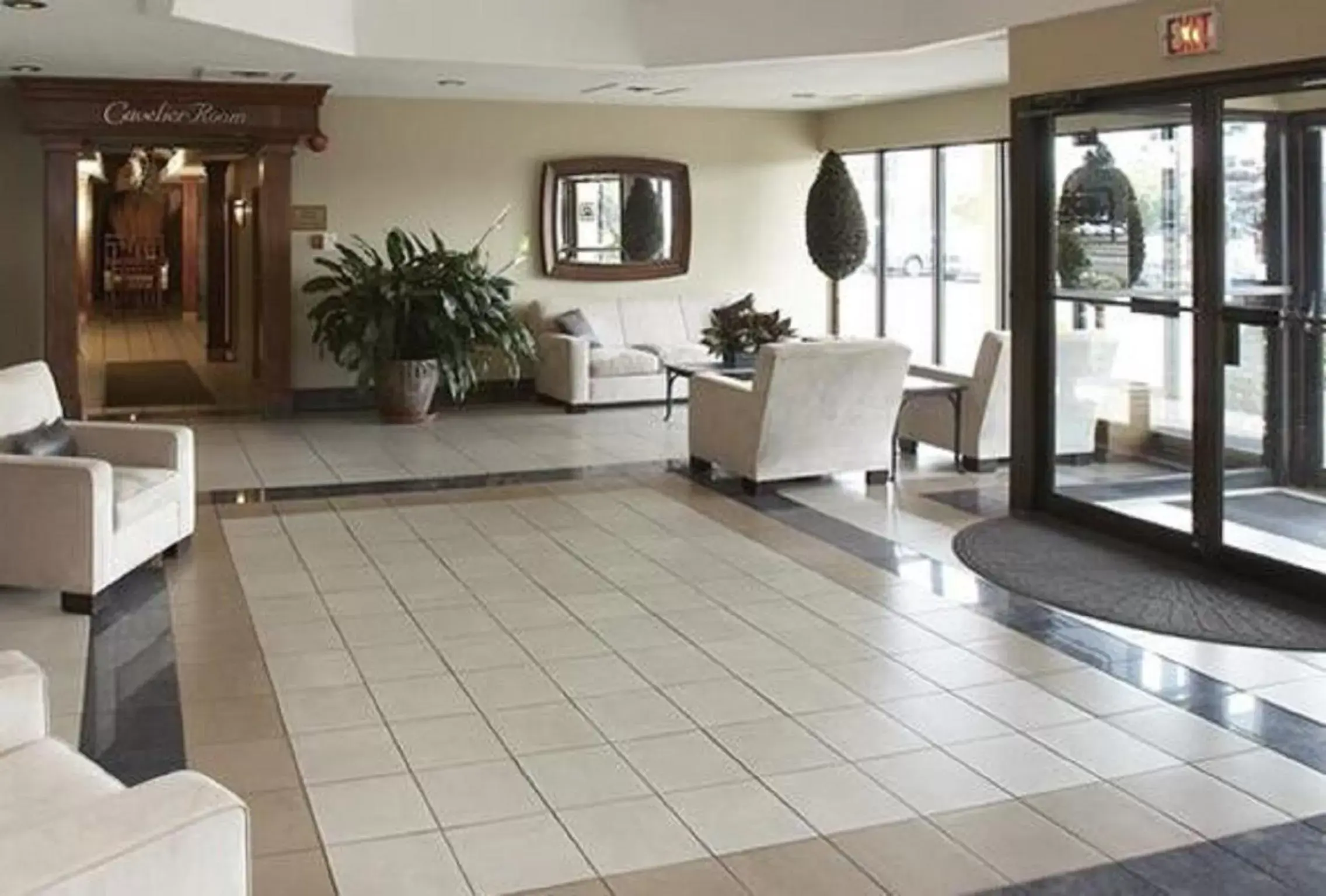 Lobby or reception in Travelodge Hotel by Wyndham Kingston Lasalle