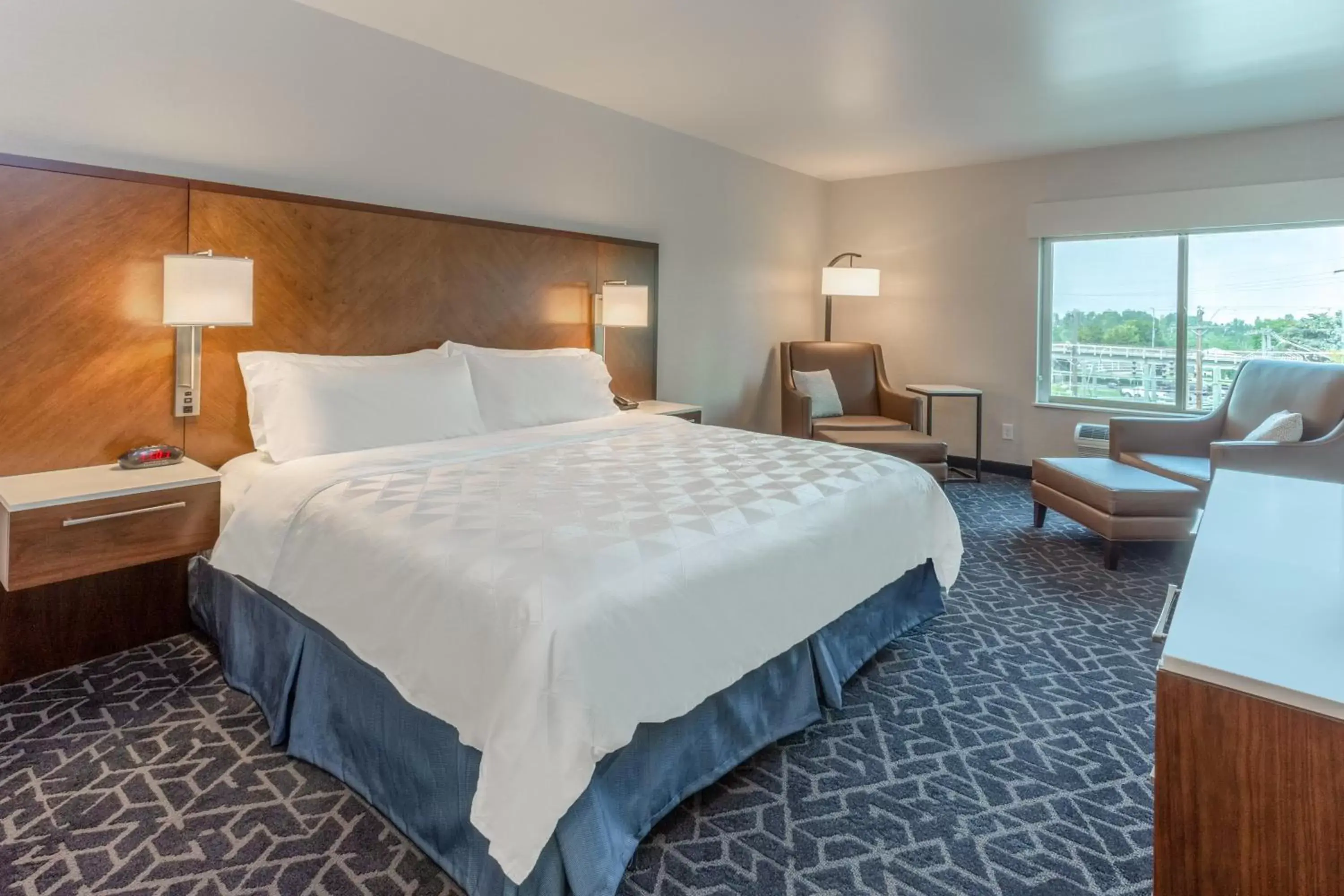 Photo of the whole room, Bed in Holiday Inn Missoula Downtown, an IHG Hotel