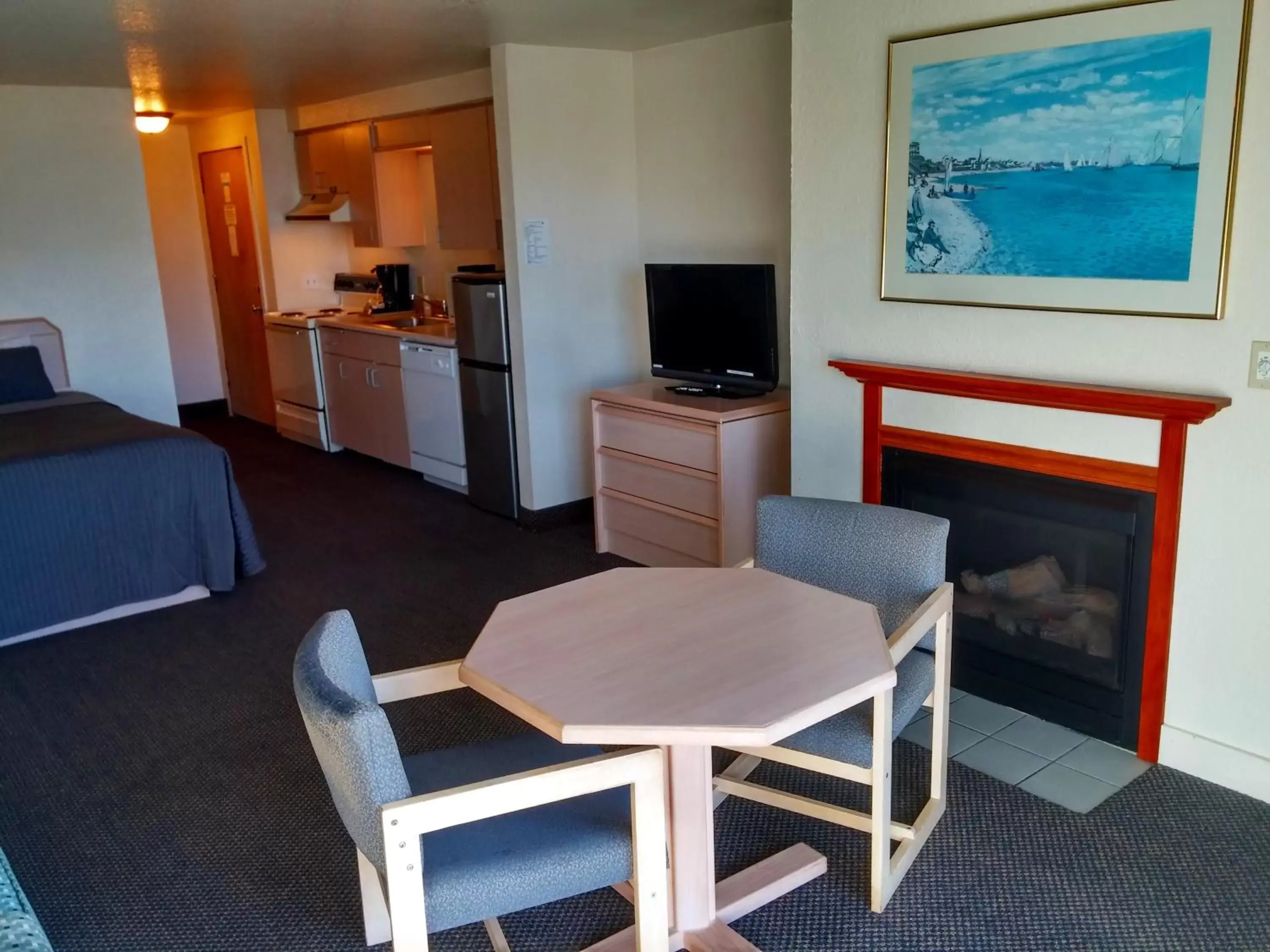 Suite - Non-Pet in Surfside Resort Suite - Non-Pet in Surfside Resort