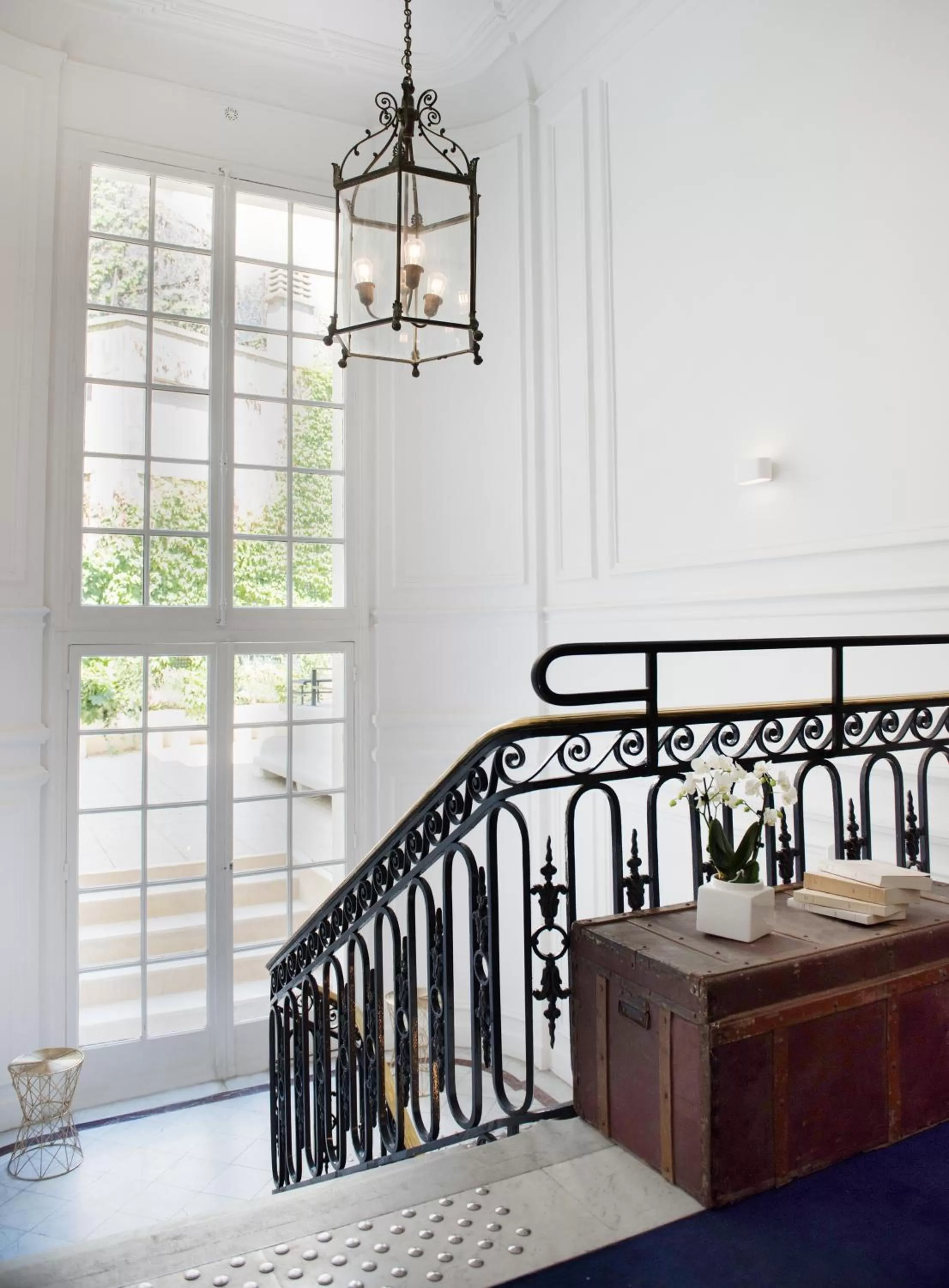 Decorative detail in Hôtel Helzear Etoile